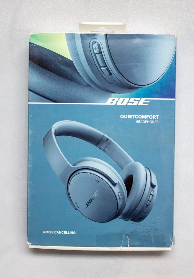 Bose QuietComfort Wireless Noise Cancelling Over-the-Ear Headphones (Blue Dusk)