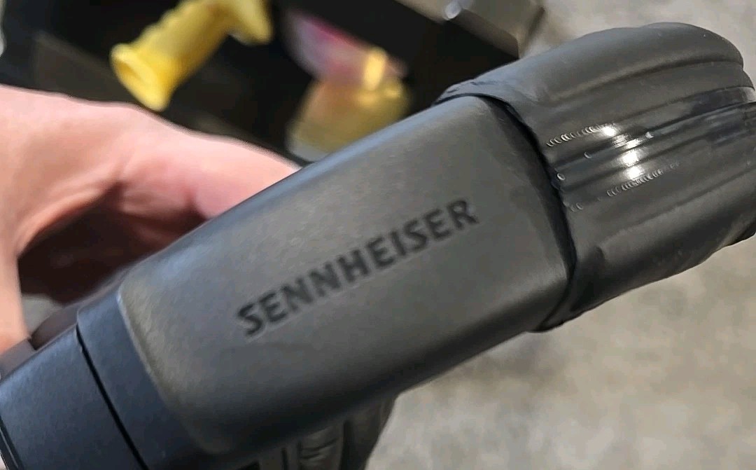 SENNHEISER HD 280 Pro Over the Ear Headphones Black. Great Condition W/Box