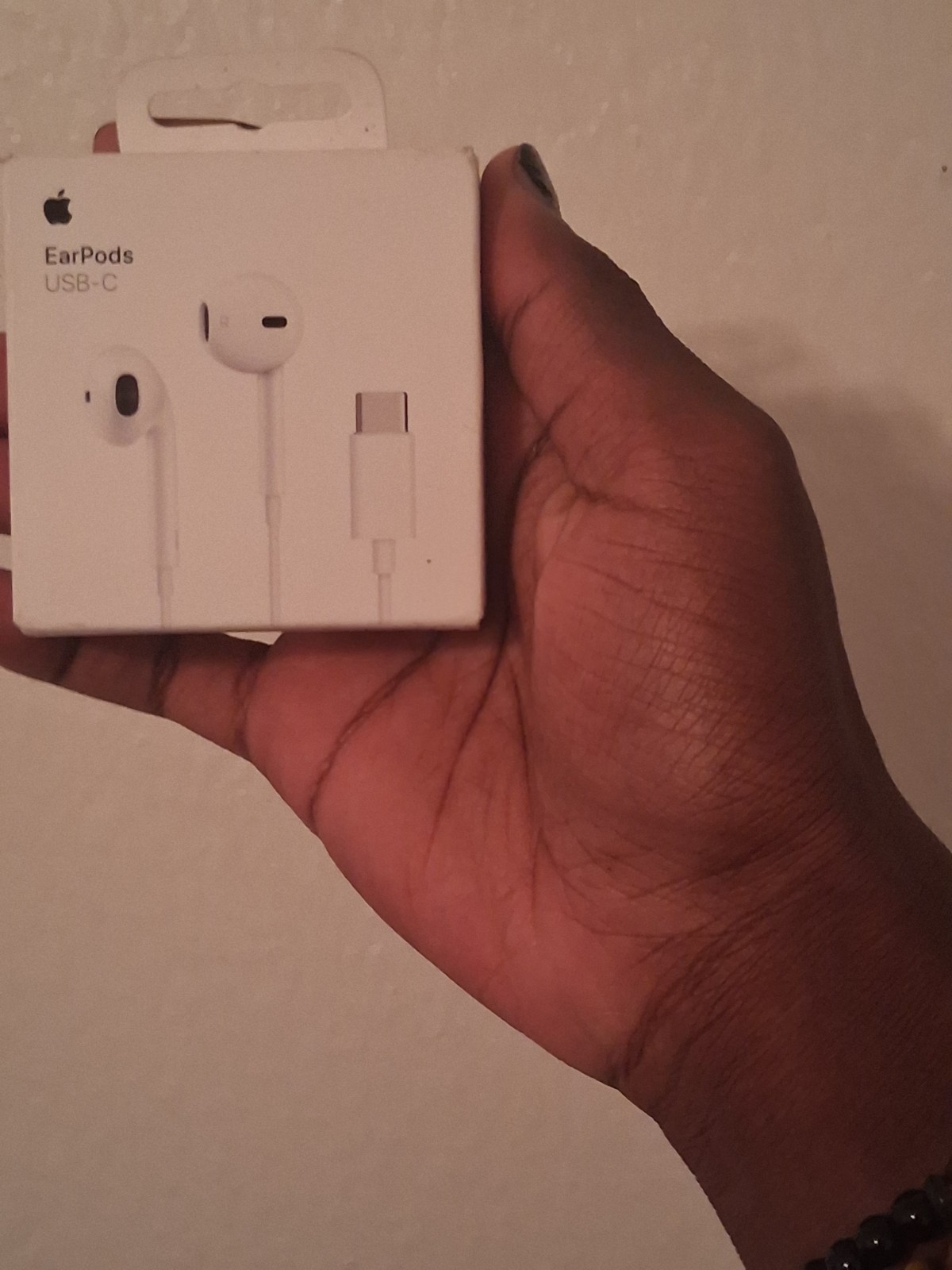 Apple EarPods USB-C Wired In Ear Headphones White 2020s MPN 602-06807-A