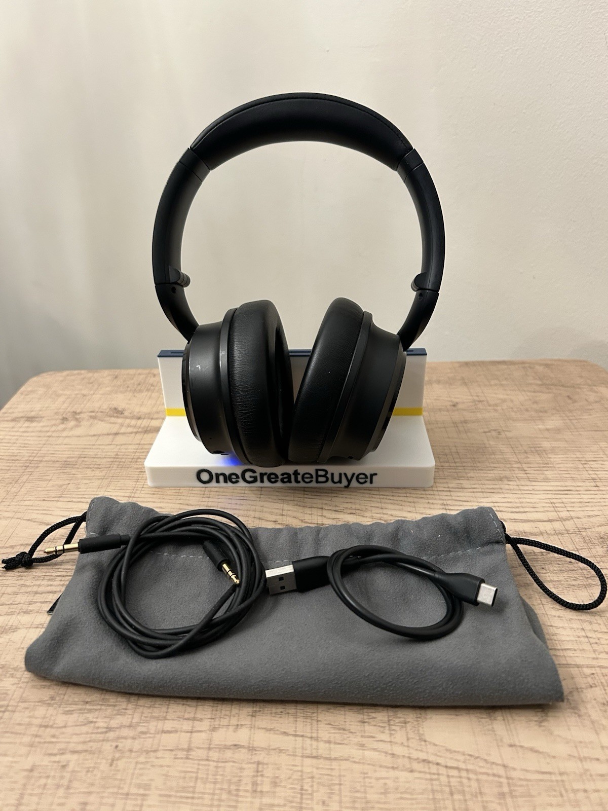 Wyze Noise-Canceling Headphones WNCH1 – ANC, Bluetooth, Soft Case, Cables