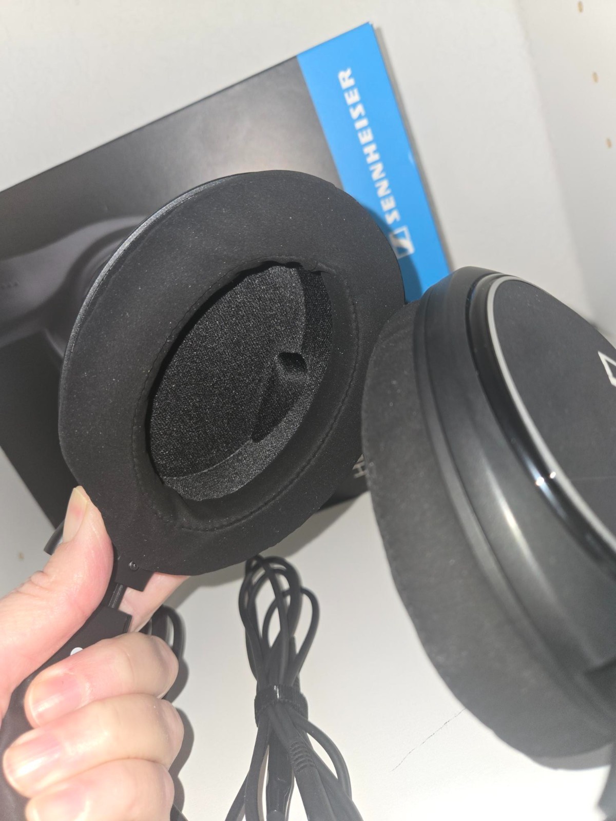 New Sennheiser HD598Cs Over-Ear Headphones Genuine Noise Isolating – Open Box