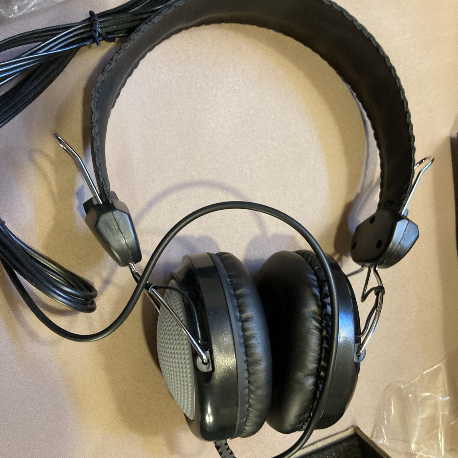Zvok Accu Voice Headphones Model AV50 Noise Cancelling Bluetooth Headphones