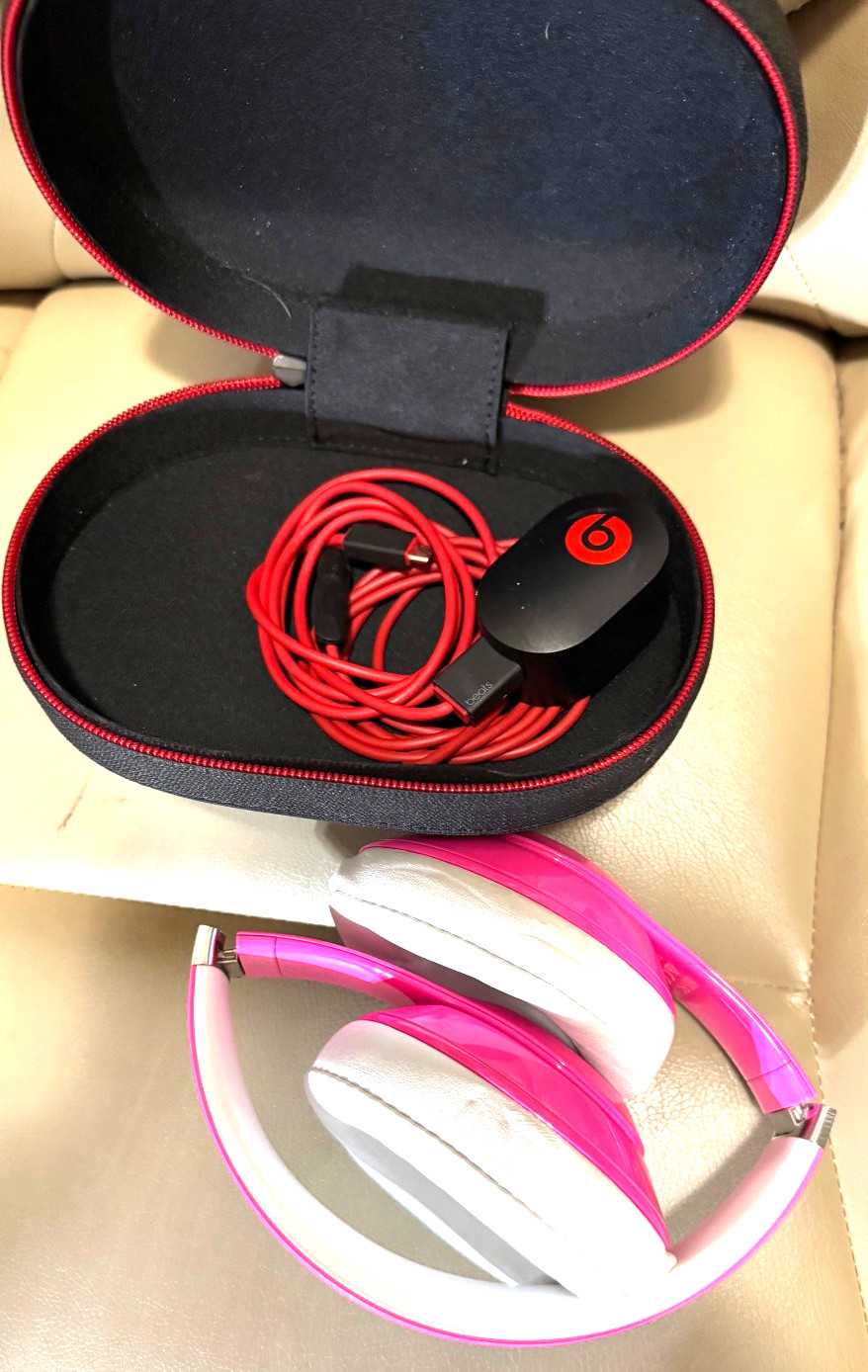 Authentic Beats by Dr Dre Studio 2.0 Wired Headphones Pink White Hard Case Cable