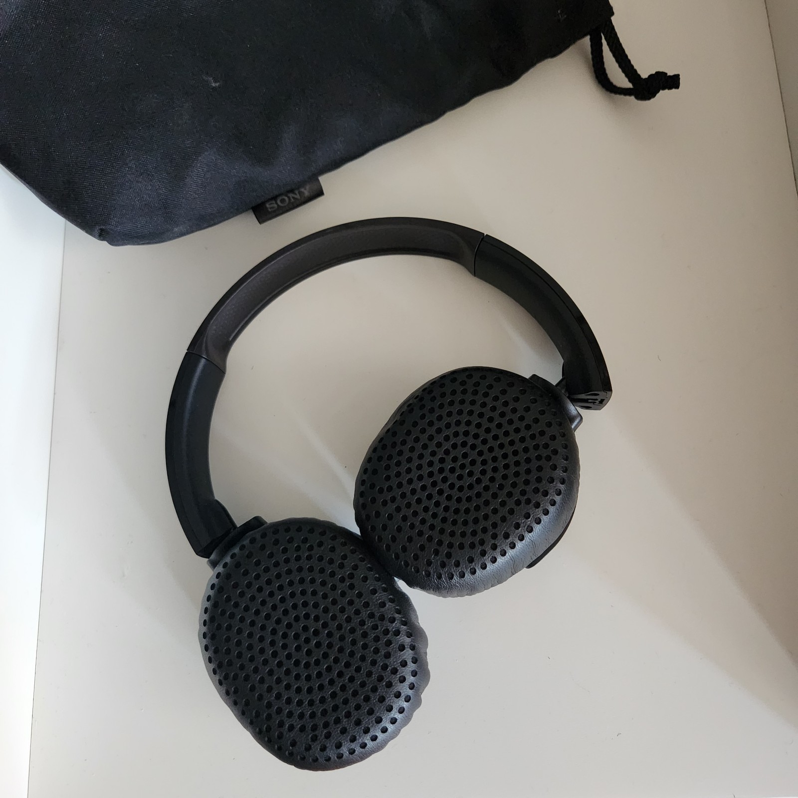 Skullcandy Riff 2 On-Ear Wireless Headphones Black 34 Hour Battery S5PRW-P740