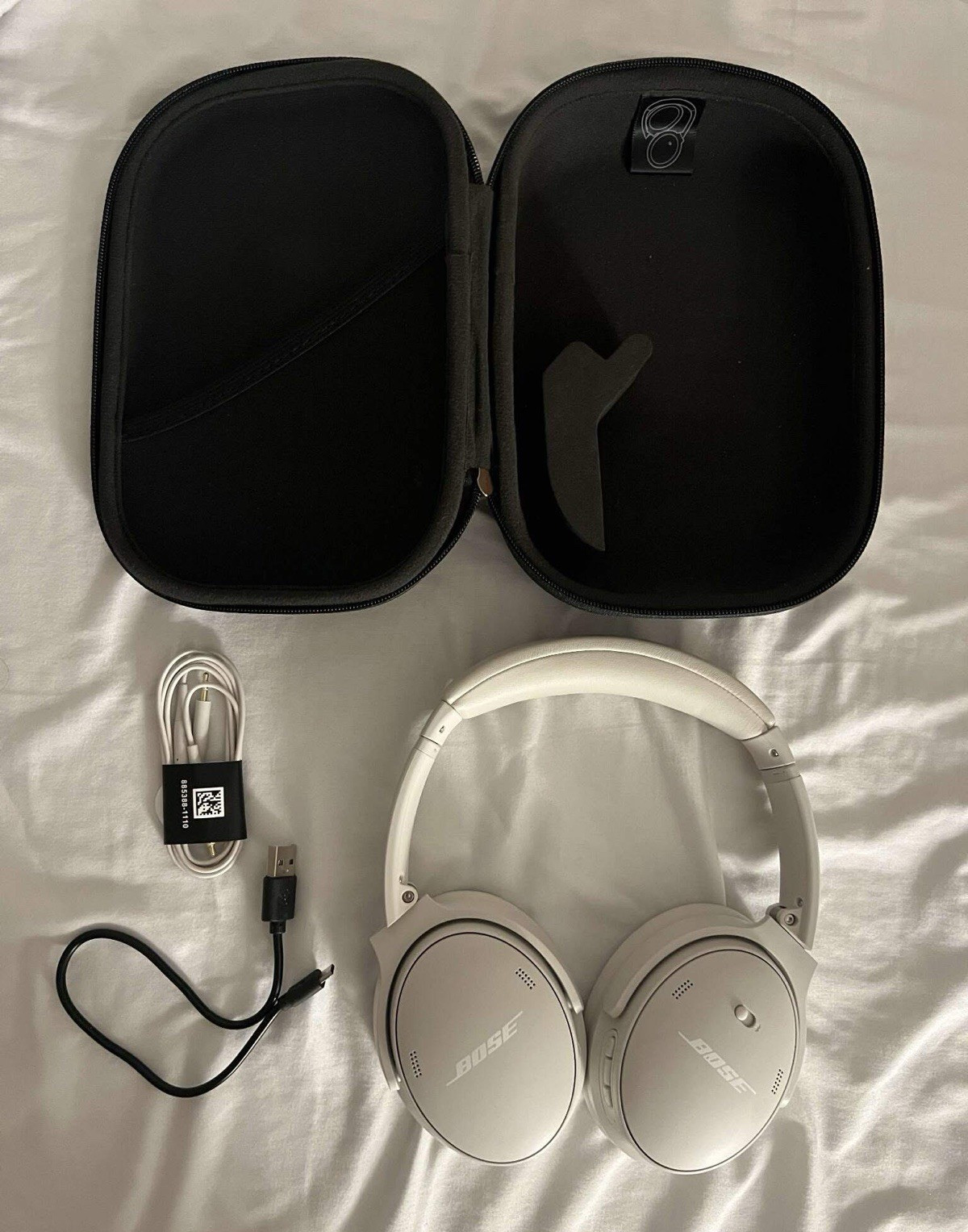 Bose QuietComfort QC45 Wireless Over-Ear Bluetooth Headphones White/Silver Case