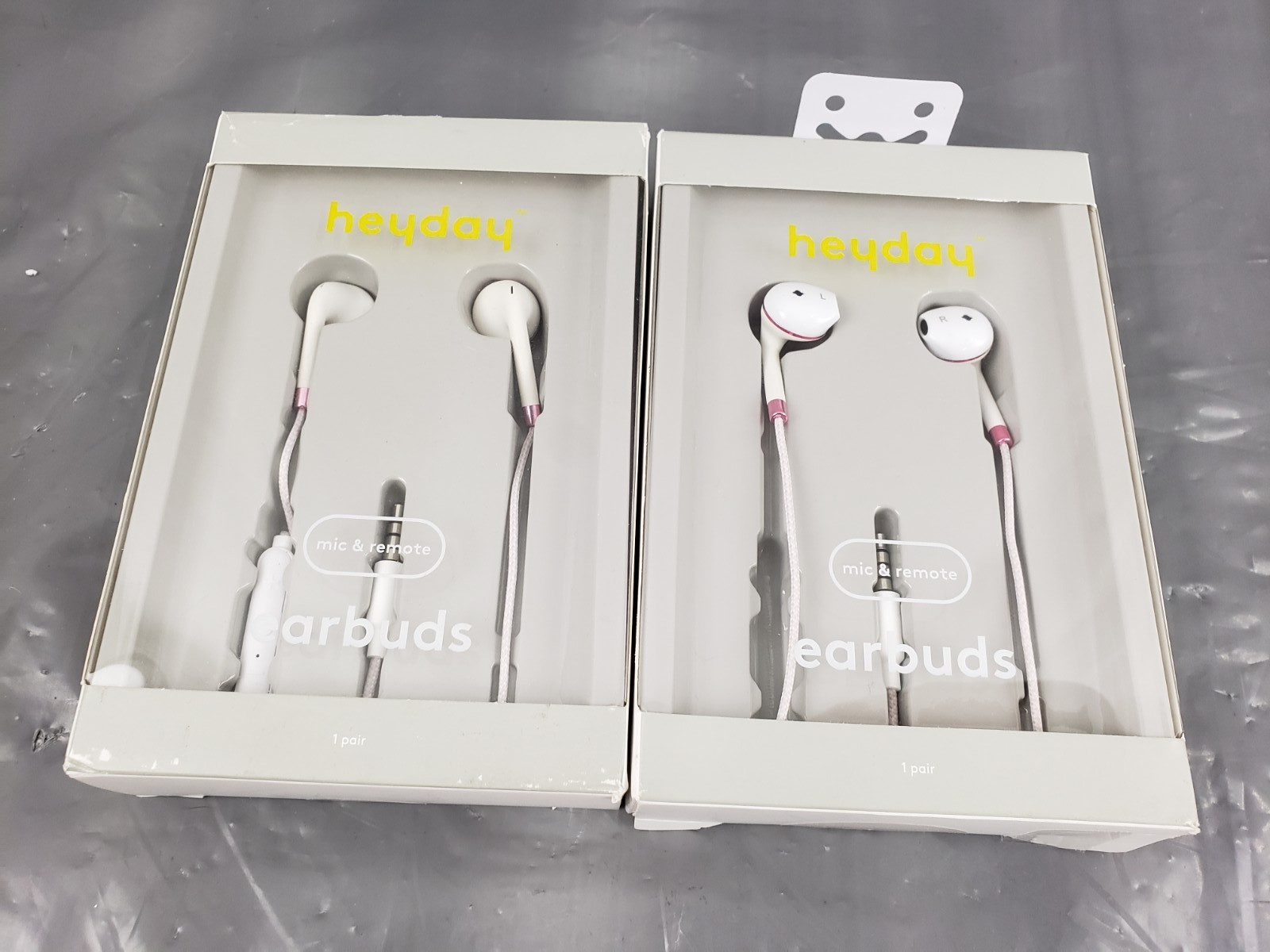 New LOT OF 9 heyday Corded Earbuds 3.5mm Plug Micro with Remote Comfort Fit