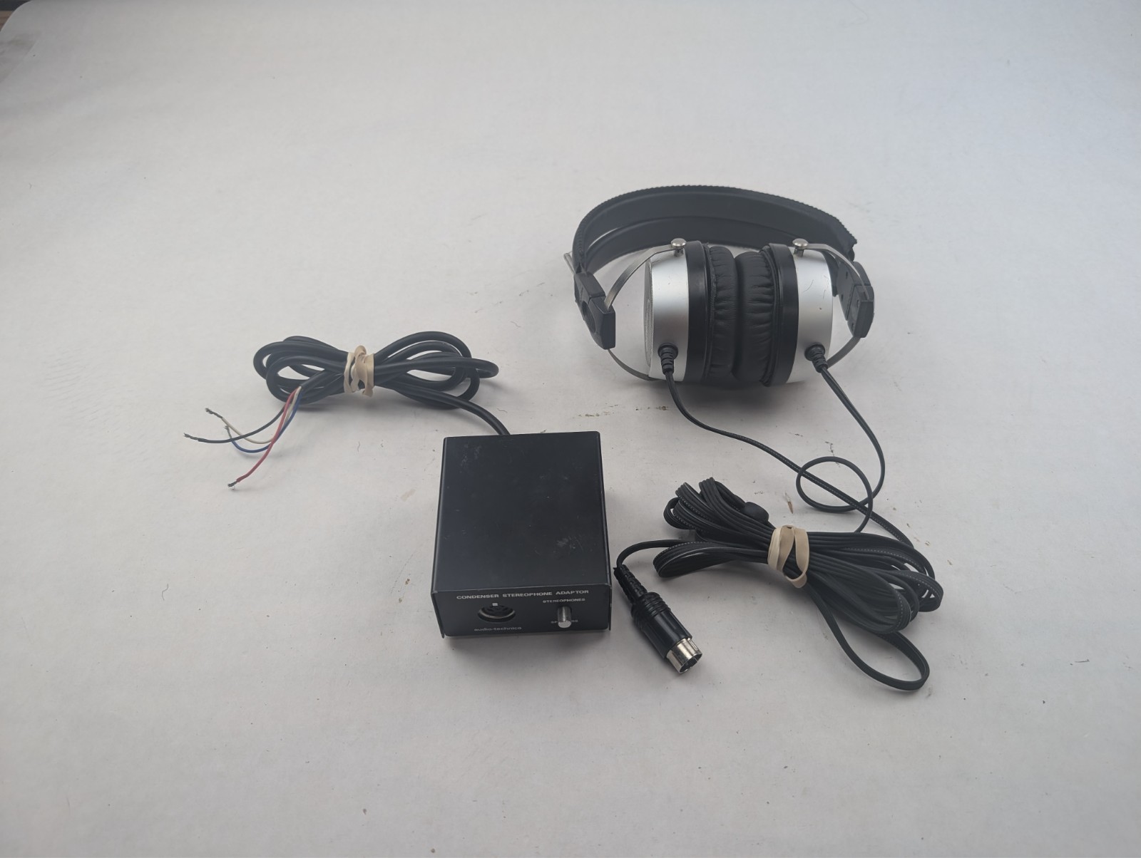 AUDIO-TECHNICA ELECTRET STEREOPHONES HEADPHONES AT-705 AND ADAPTER AT-705