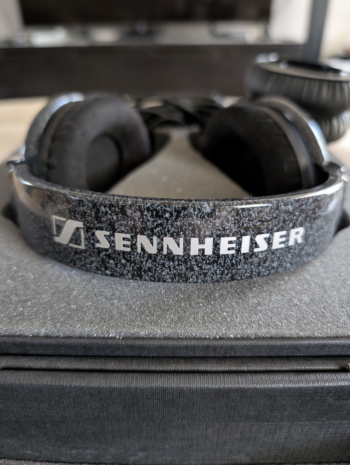 Sennheiser HD 600 HD600 Headphones Early *Black Silk* Version Made in Ireland