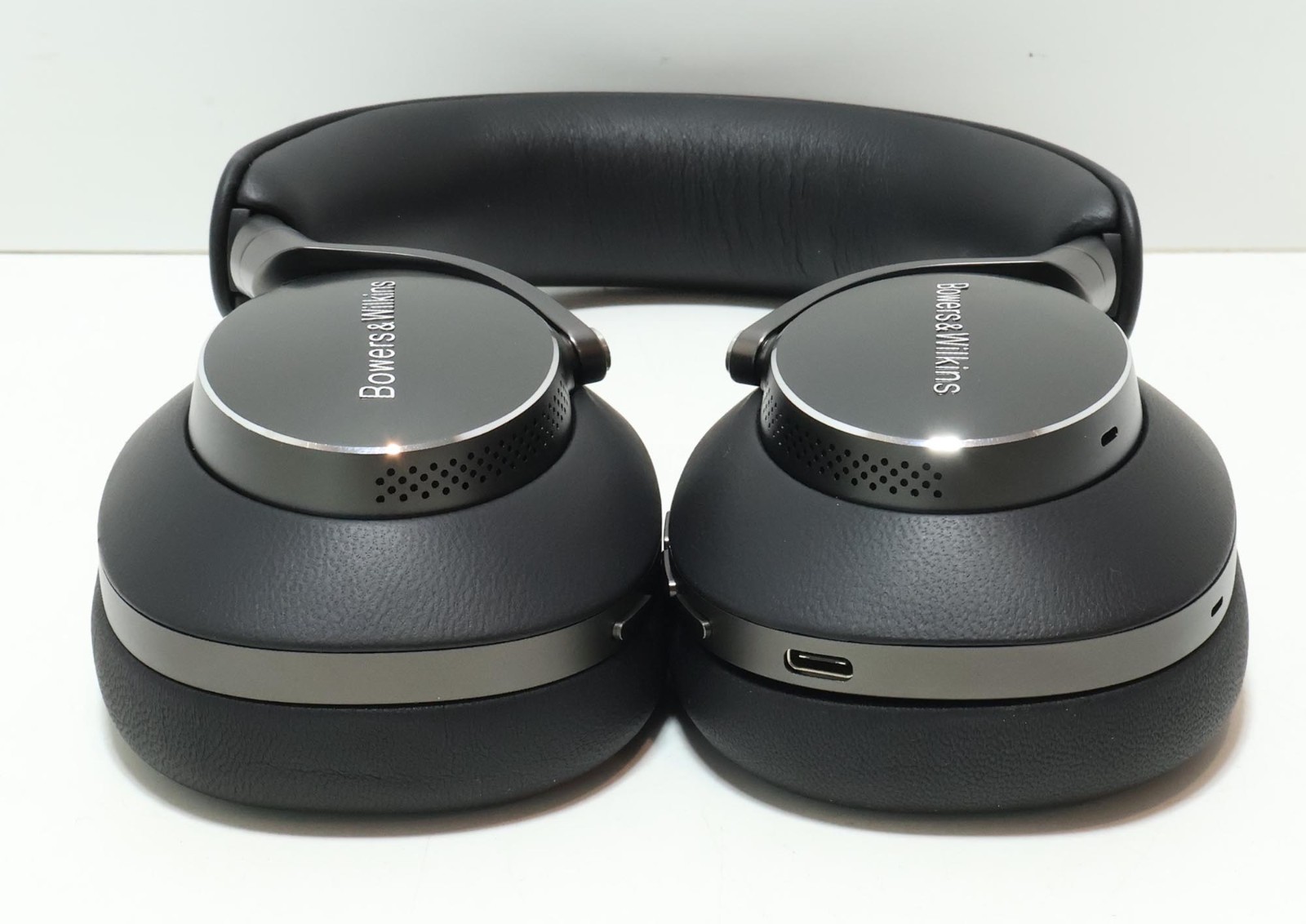 Bowers and Wilkins PX8 Model FP42951 (Black/Gray)