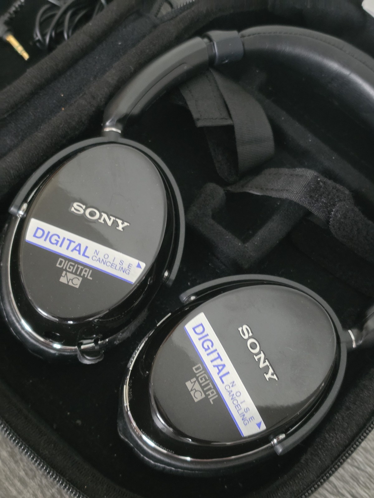 Sony MDR-NC500D Digital Noise Canceling Headphone (Black)