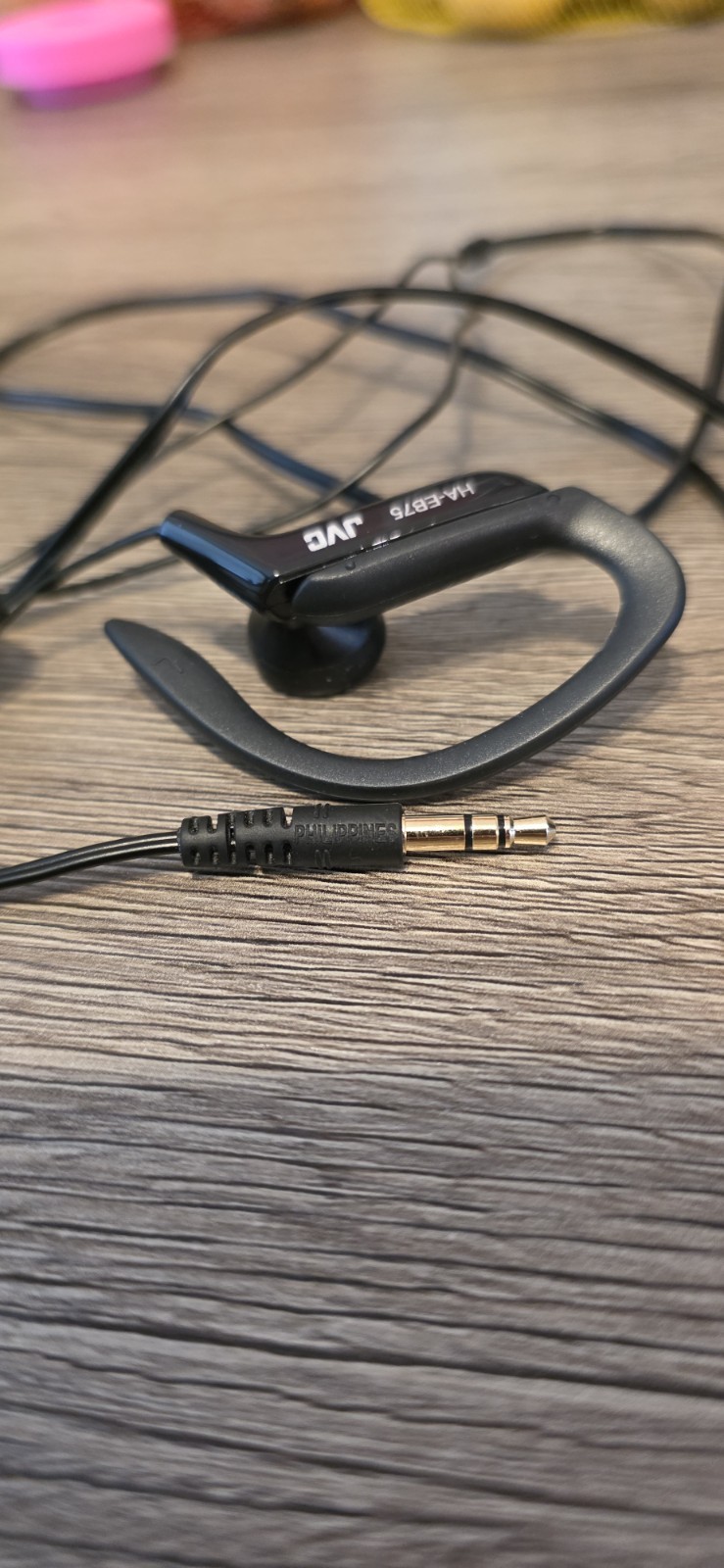 JVC HA-EB75 Sport Stereo Over-the-Ear Wired Earphones Adjustable Black Vintage