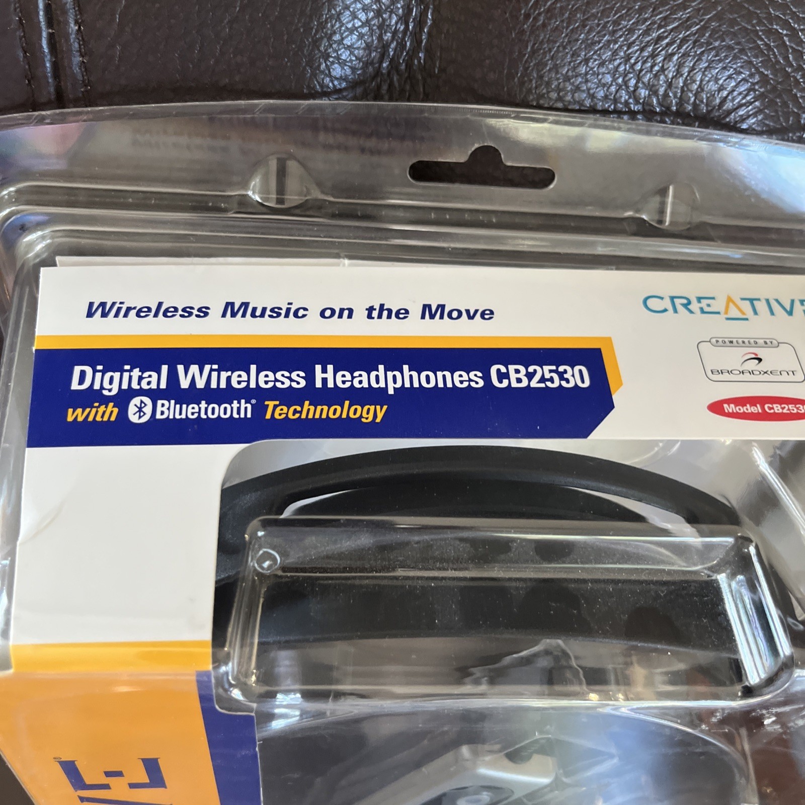 Creative Digital Wireless Headphones with Bluetooth CB2530 New In Package Sealed