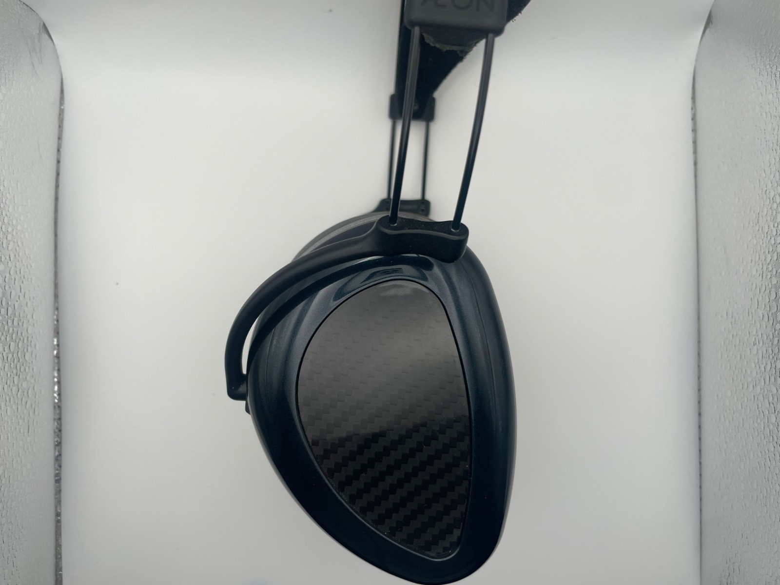 Mr.Speakers Dan Clark Aeon Flow Closed Back Headphones Black w/Box Used