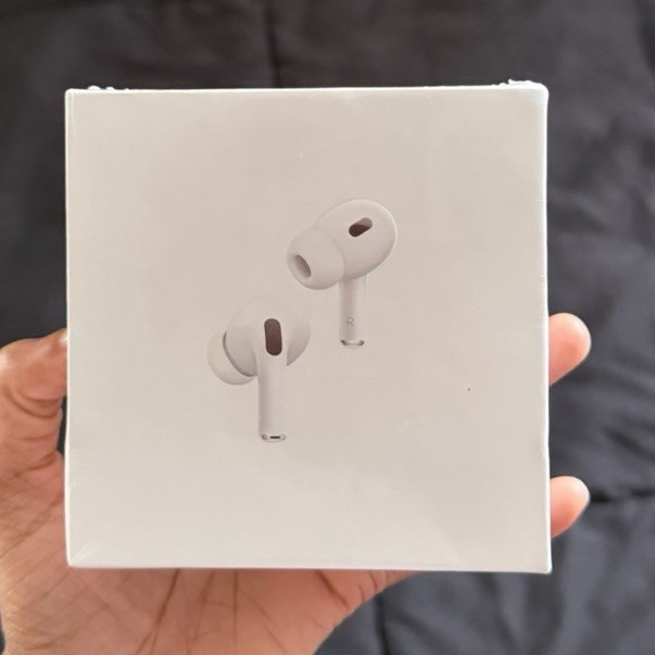 Apple AirPods Pro 2nd Gen ANC MagSafe USB-C Case White