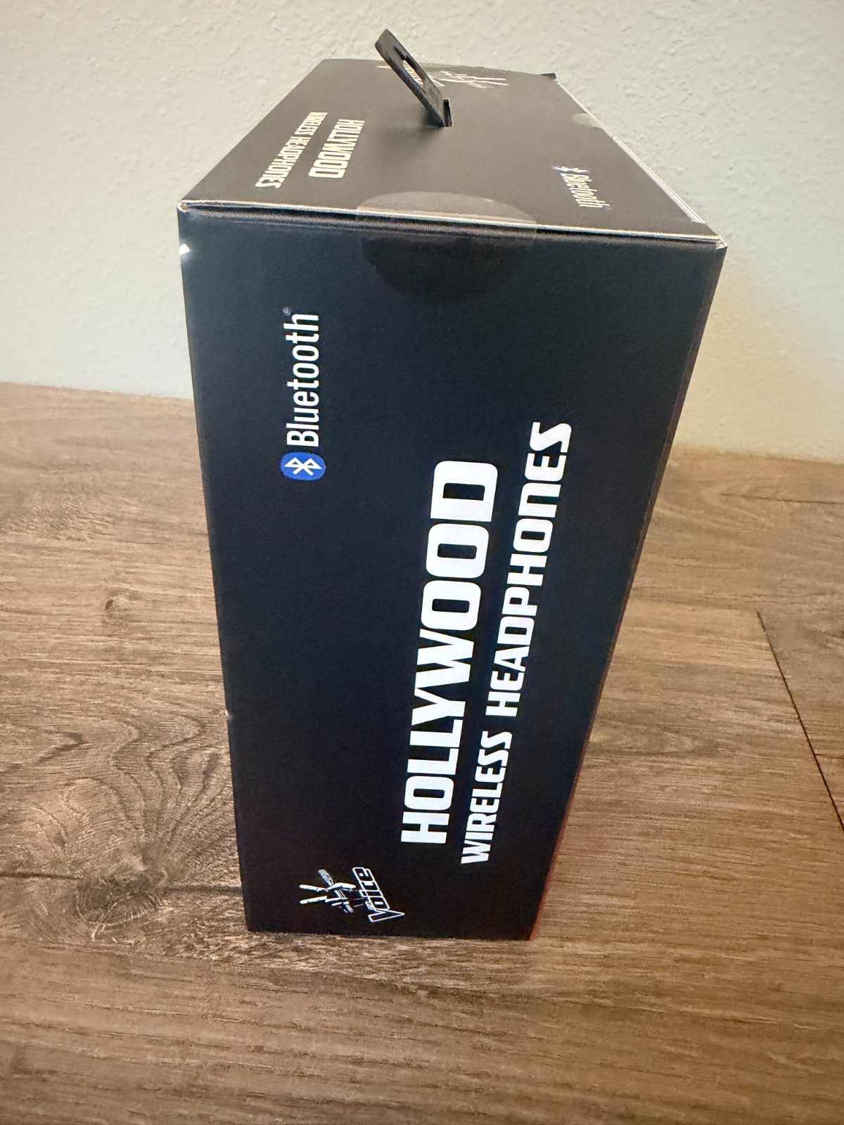 The Voice Hollywood Wireless Headphones Bluetooth Built In Microphone NEW in box