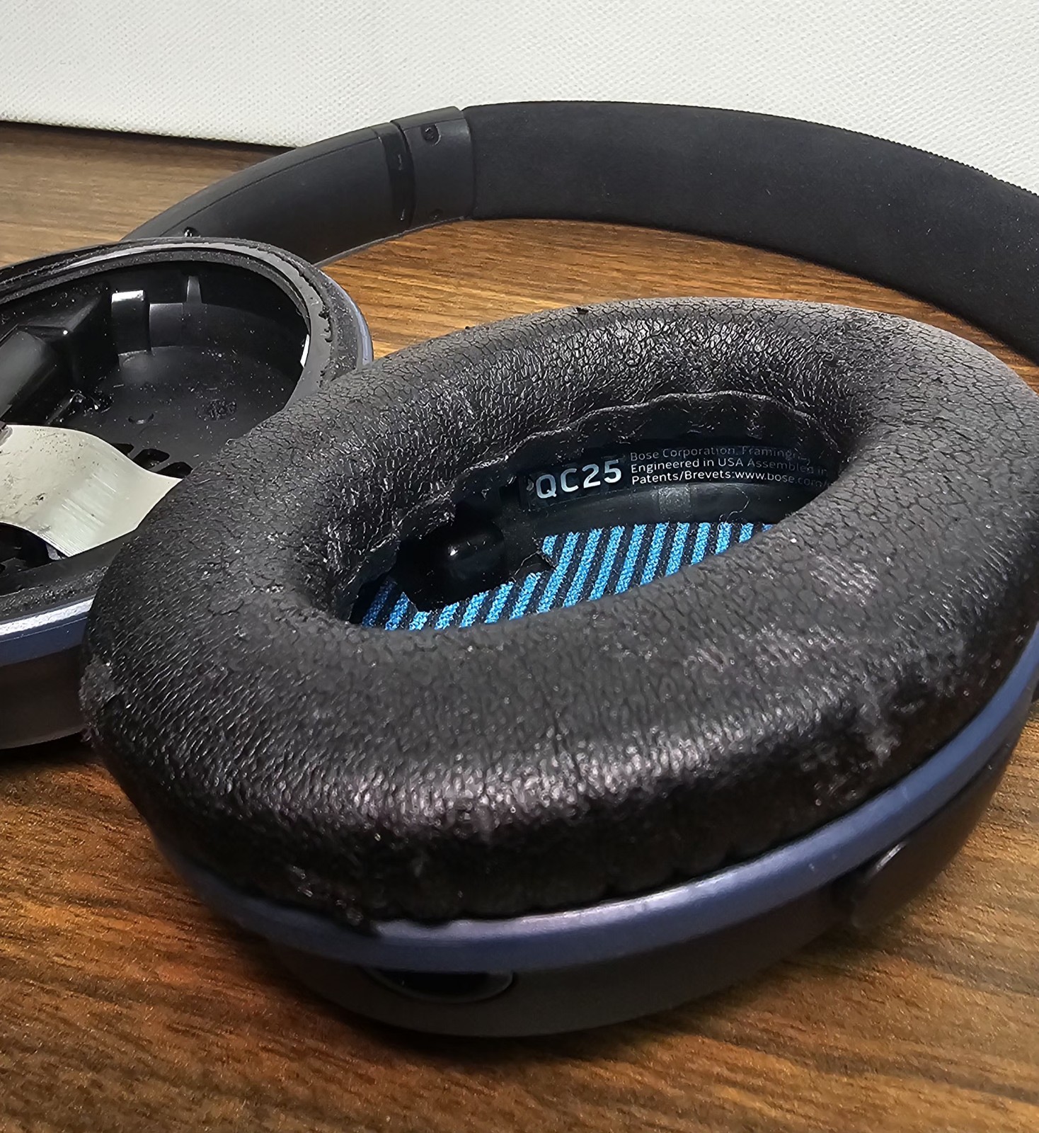 Bose QuietComfort 25 Noise Cancelling Wired Headphones Black – Read Description