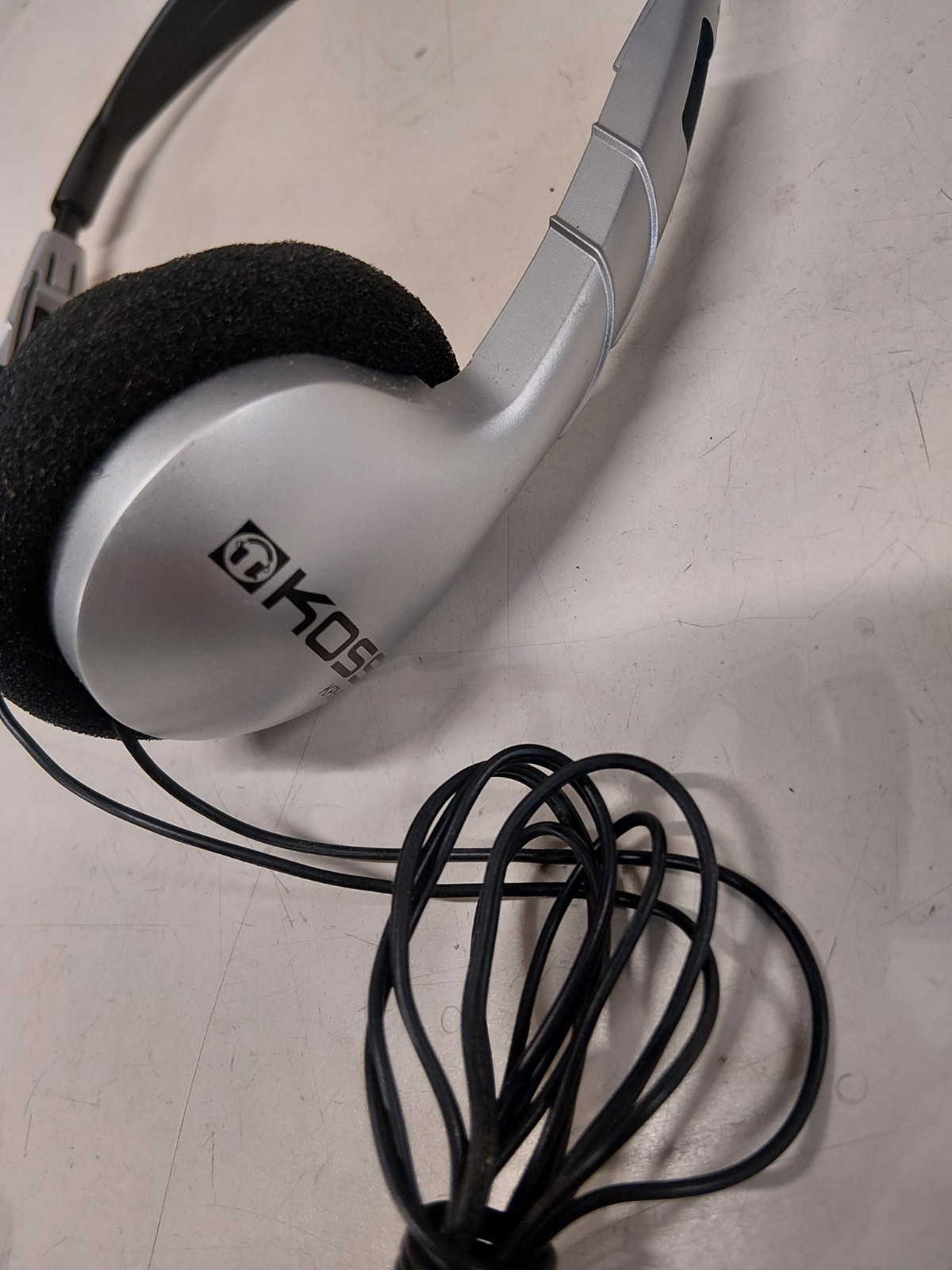 Koss KPH/6 Portable Stereophone Ultra Light Headphones Inline Volume Control