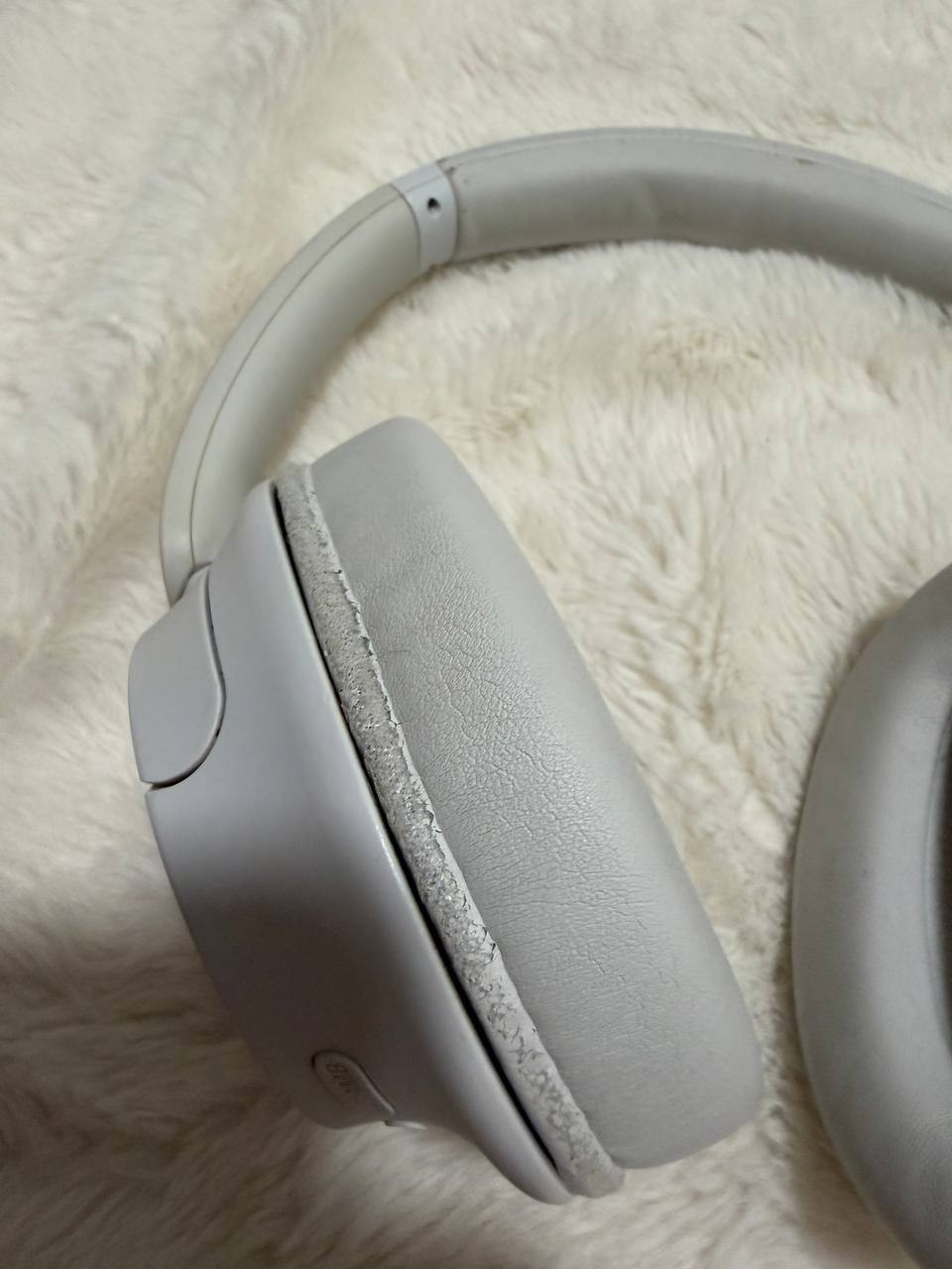 Sony WH-CH720N Wireless Over-Ear Headphones – White