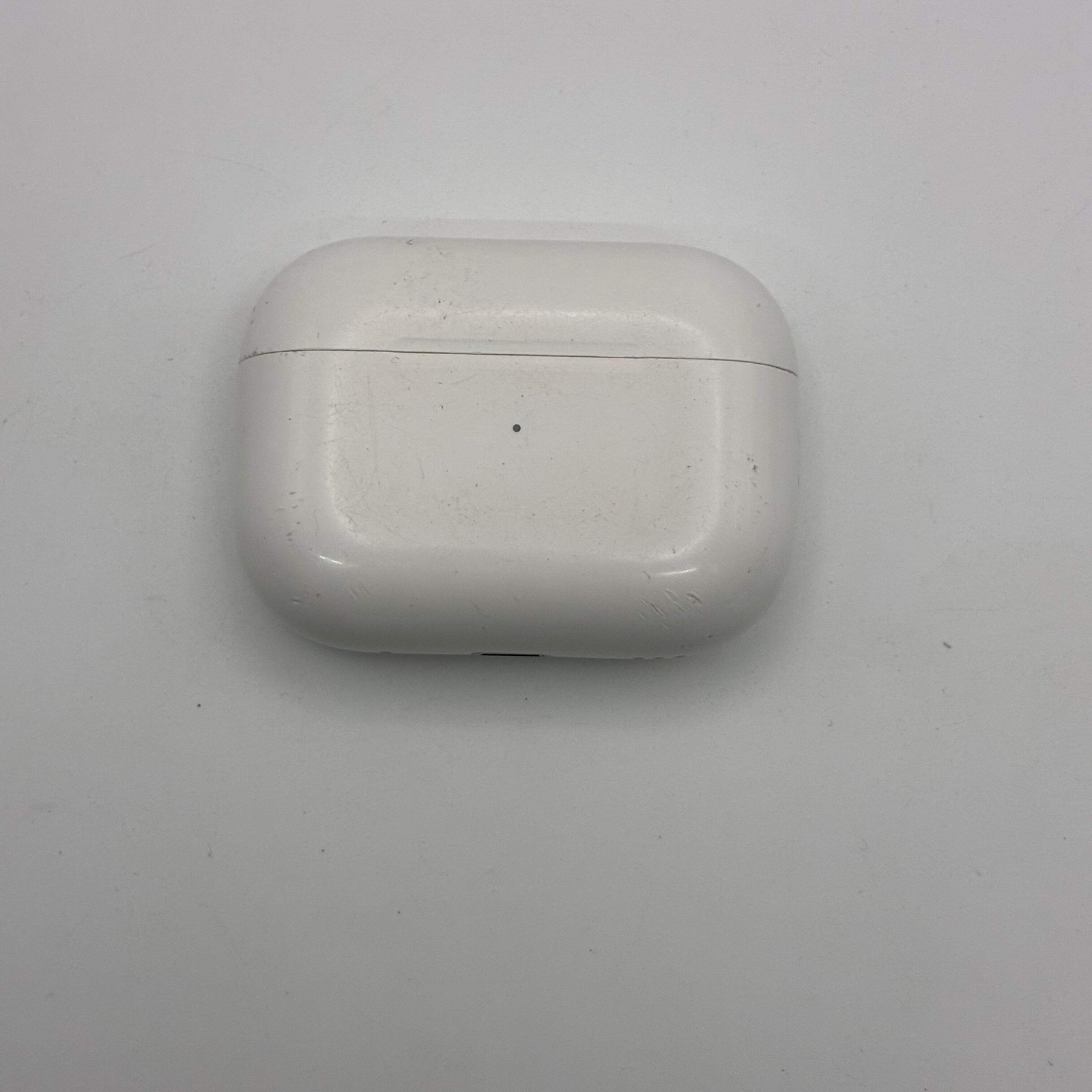 Apple AirPods Wireless Charging Case A2700 2022 White Replacement Only – Used B