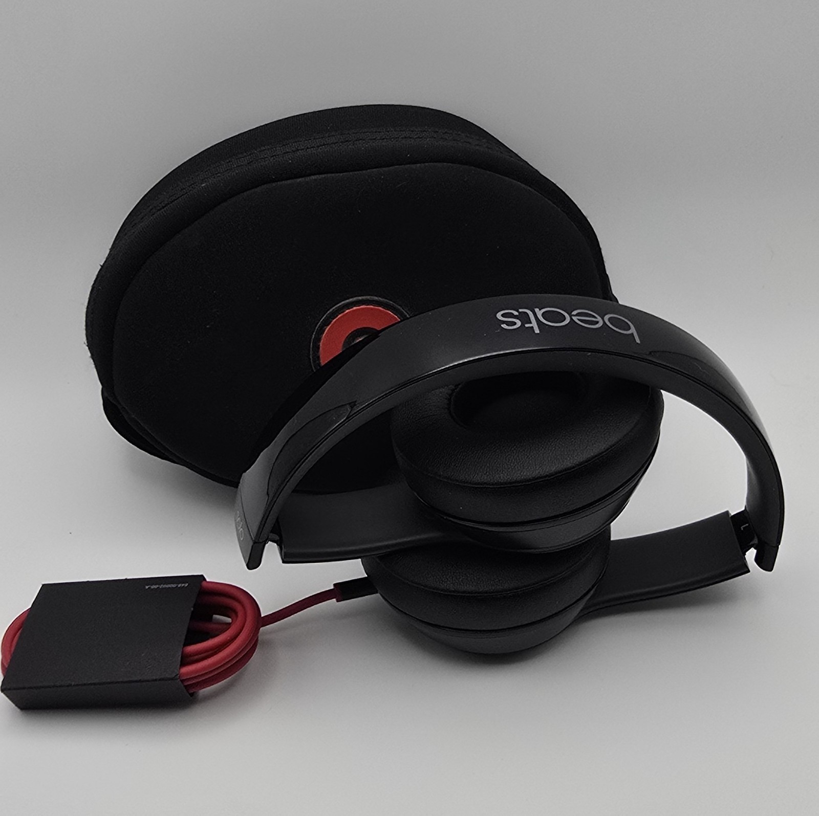 Beats Solo2 Wired B0518 Gloss Black On-Ear Headphones w/ Case New Cable Tested
