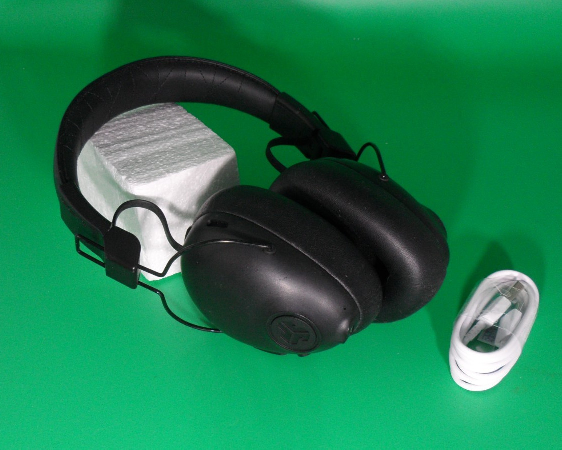 JLab Studio Pro Wireless over-Ear Headphones bluetooth 50+ hours