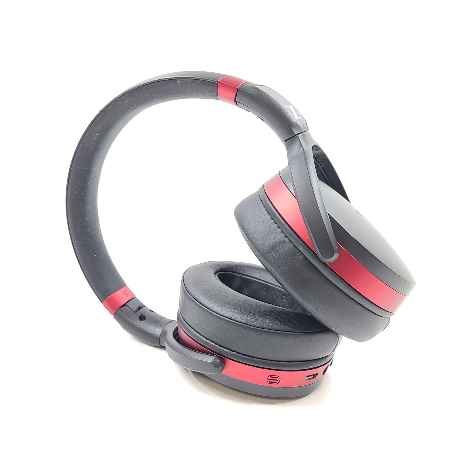 Sennheiser HD 4.50BT Active NC Bluetooth Wireless Headphones – Black/Red Grade A