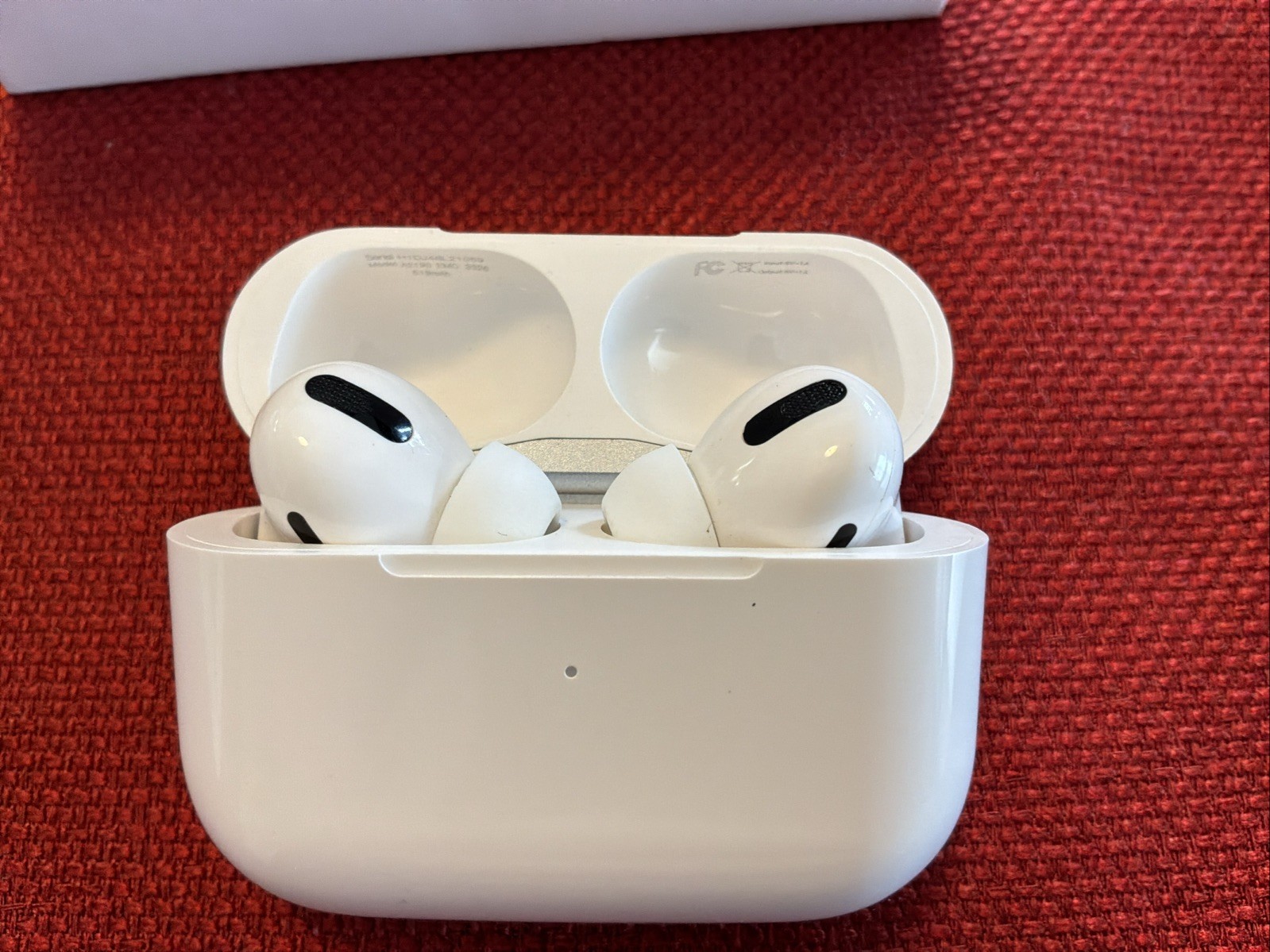 Apple AirPods Pro 1st Gen Wireless Earbuds with Box And Charging Case FOR PARTS