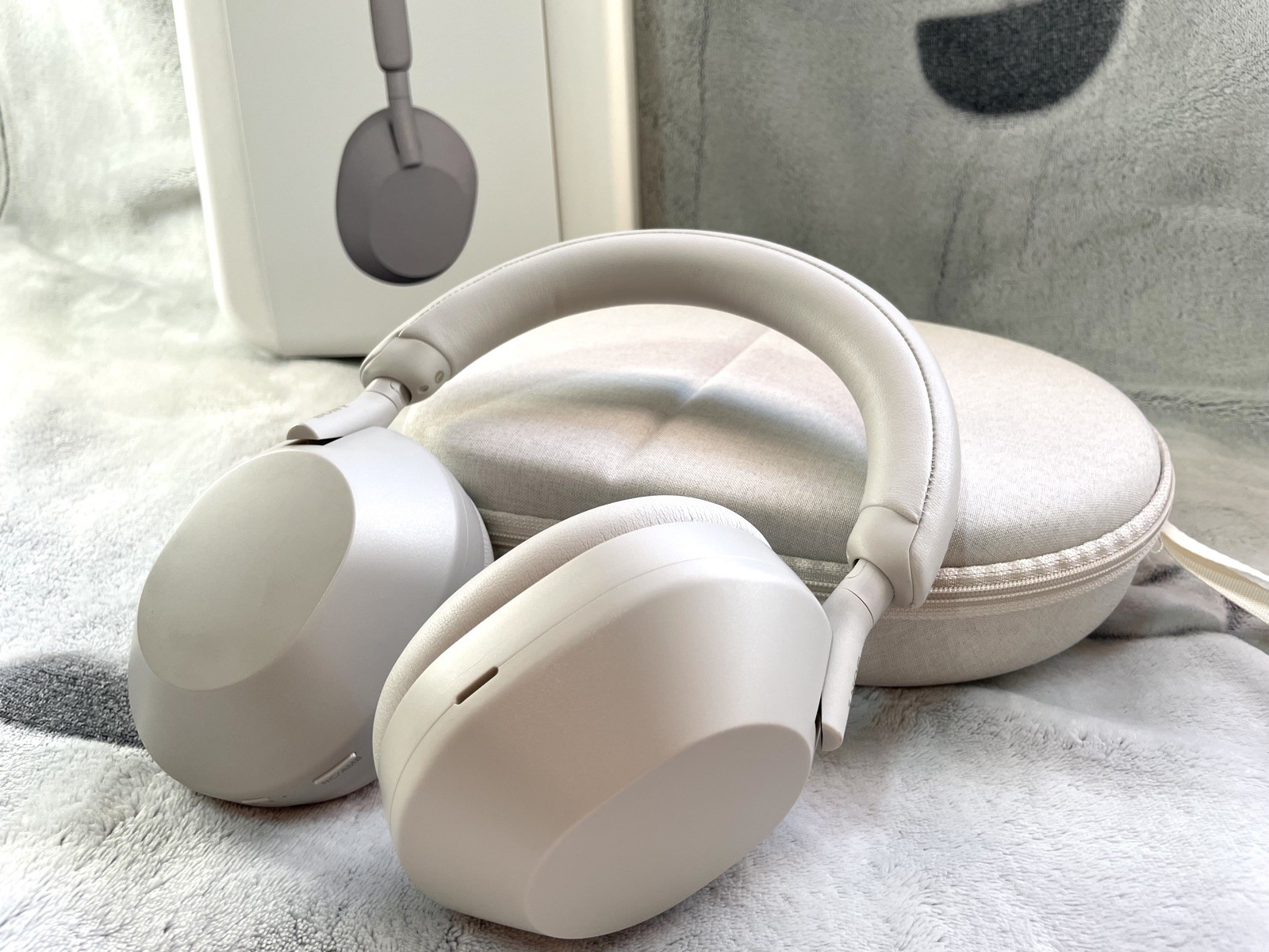 New Sealed Sony WH-1000XM5/S Wireless Noise Canceling Bluetooth Headphones