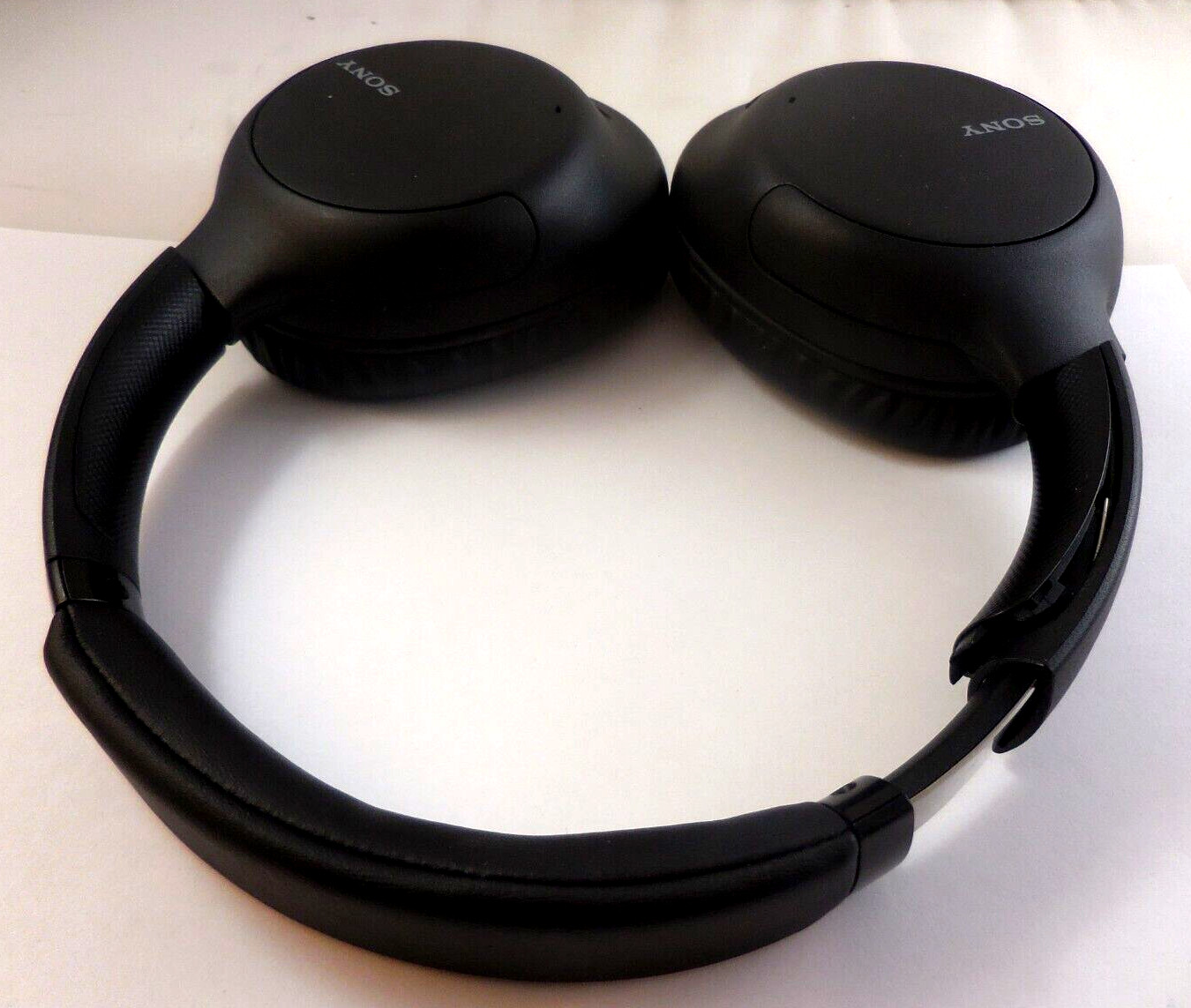 Sony WH-CH710N Wireless Over-Ear Noise Canceling Headphones ( BROKEN HINGE)