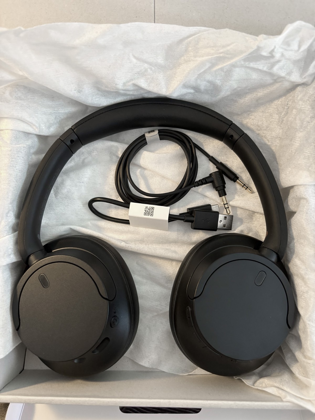 Used Sony WH-CH720N Lightweight Noise Canceling Wireless Headphones