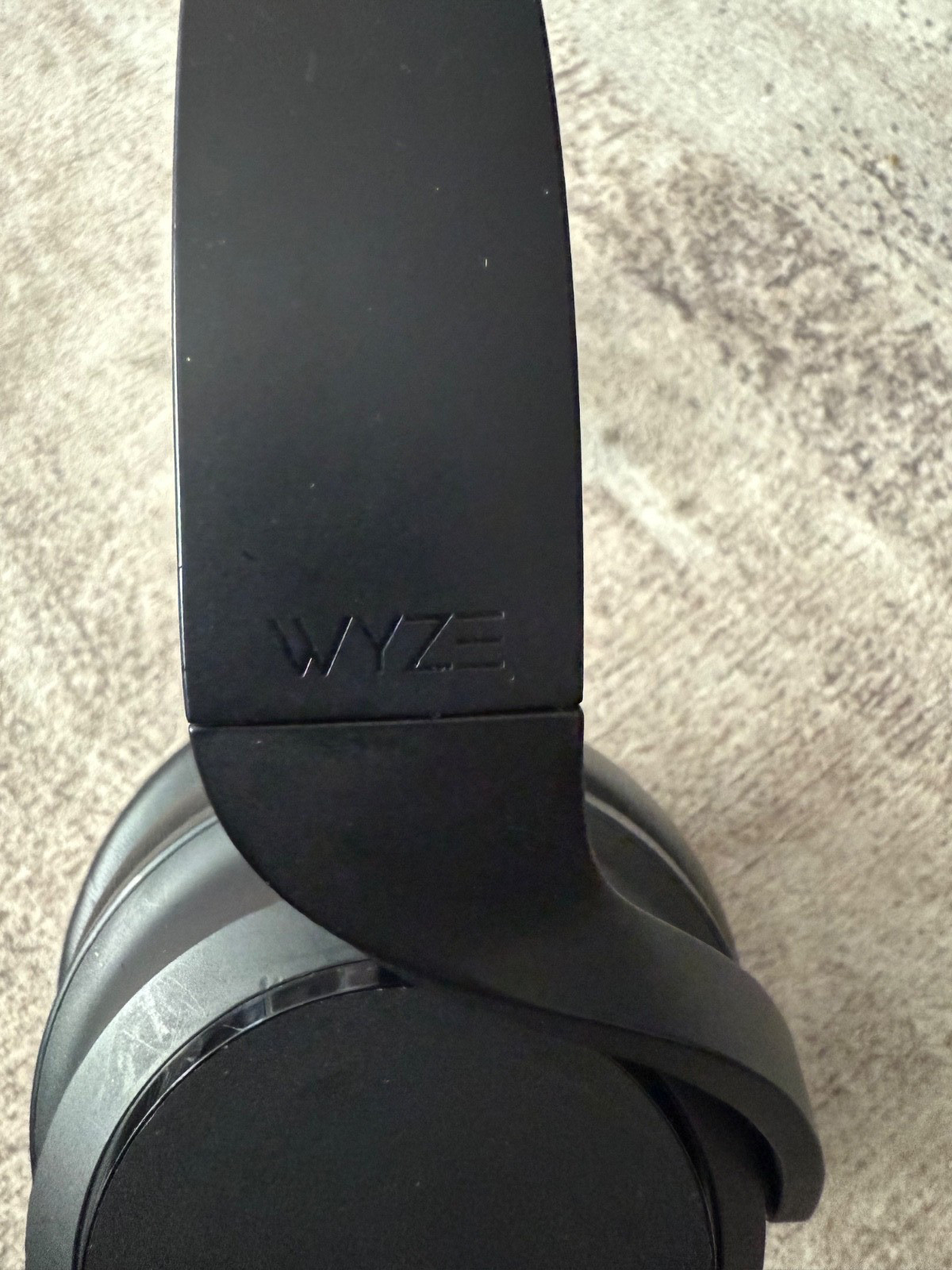 Wyze WNCH1 Wireless Noise-Cancelling Headphones Black 20-Hour Battery /Tested