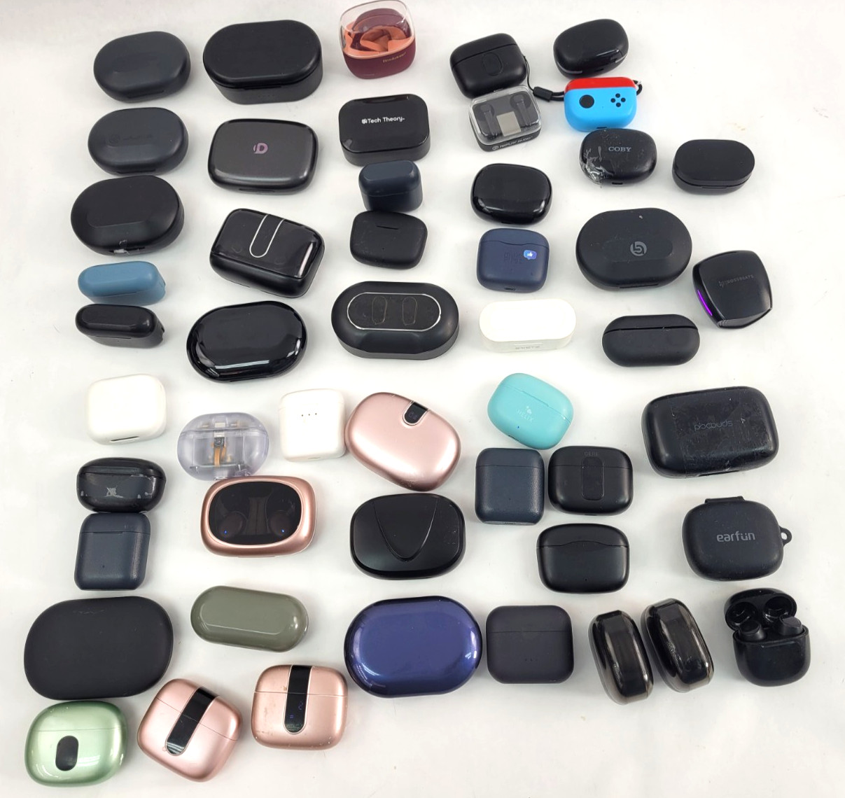 LOT of 50 JLAB ONN Soundcore Earfun Coby Generic In-ear Bluetooth Earbuds (1)