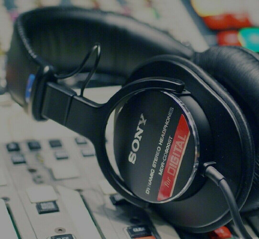 NEW SONY MDR-CD900ST STUDIO MONITOR HEADPHONES From JAPAN