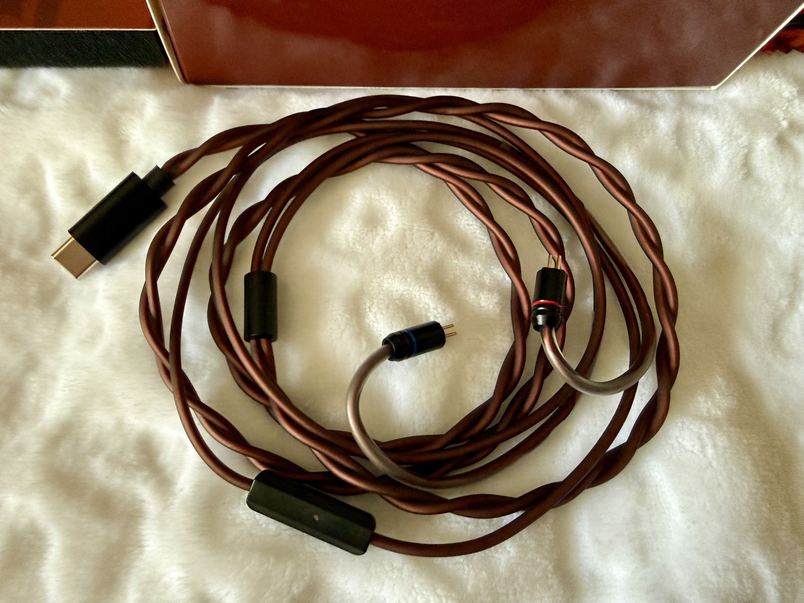 TANGZU WANER SG 2 Red Lion Bass Edition IEM, USB-C version with microphone