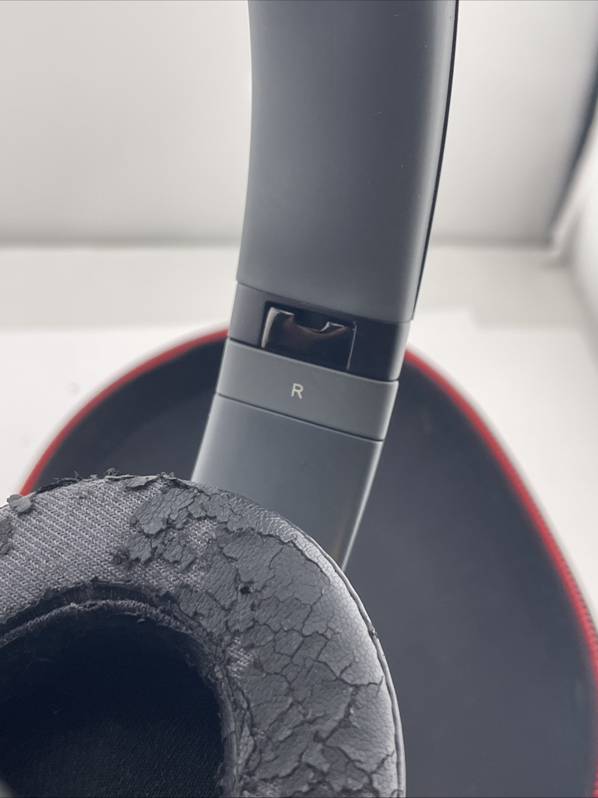 Beats By Dr. Dre Studio 2.0 Wired On-Ear Black Red