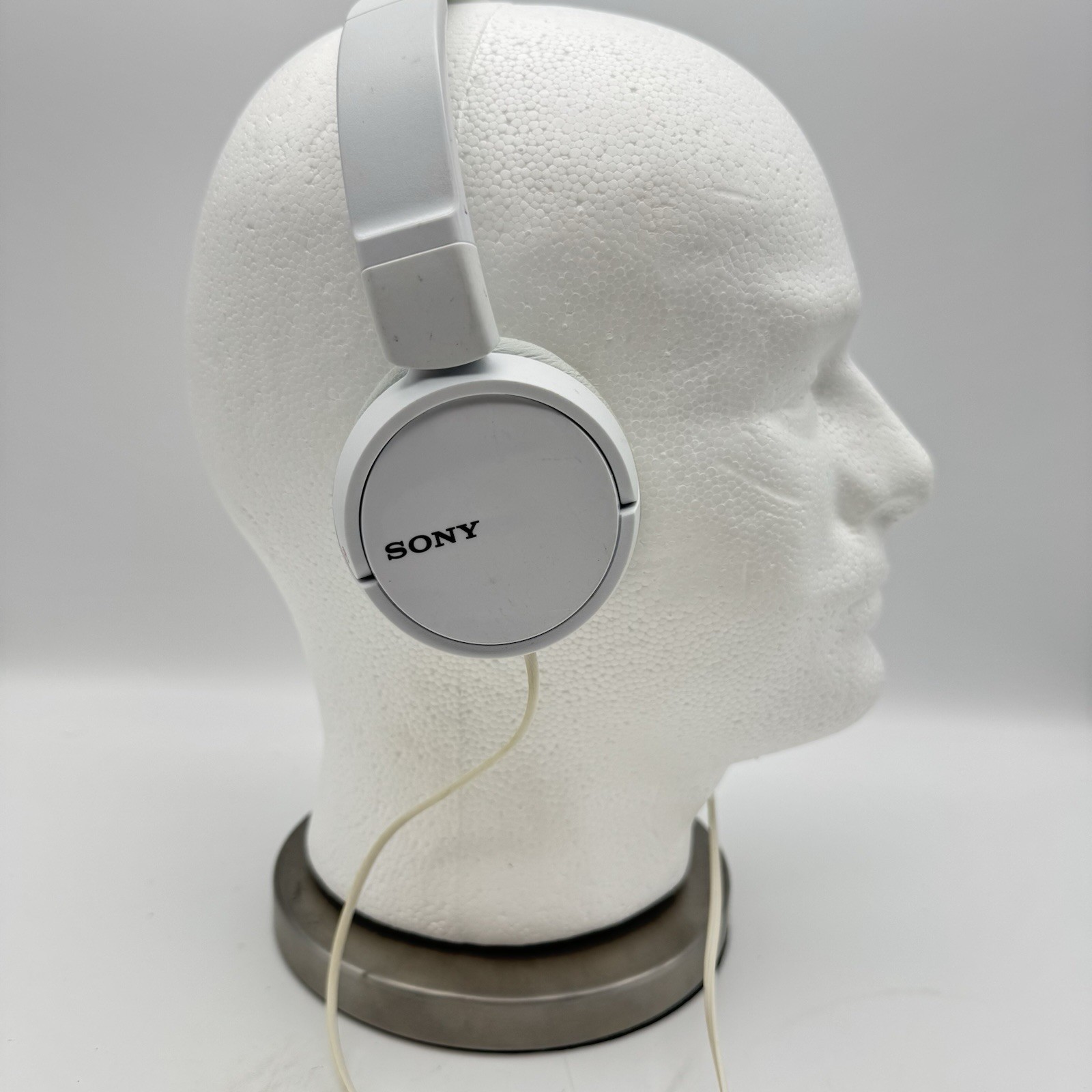 Sony MDR-ZX110 Ear-Pad (On the Ear) Headband Headphones – White
