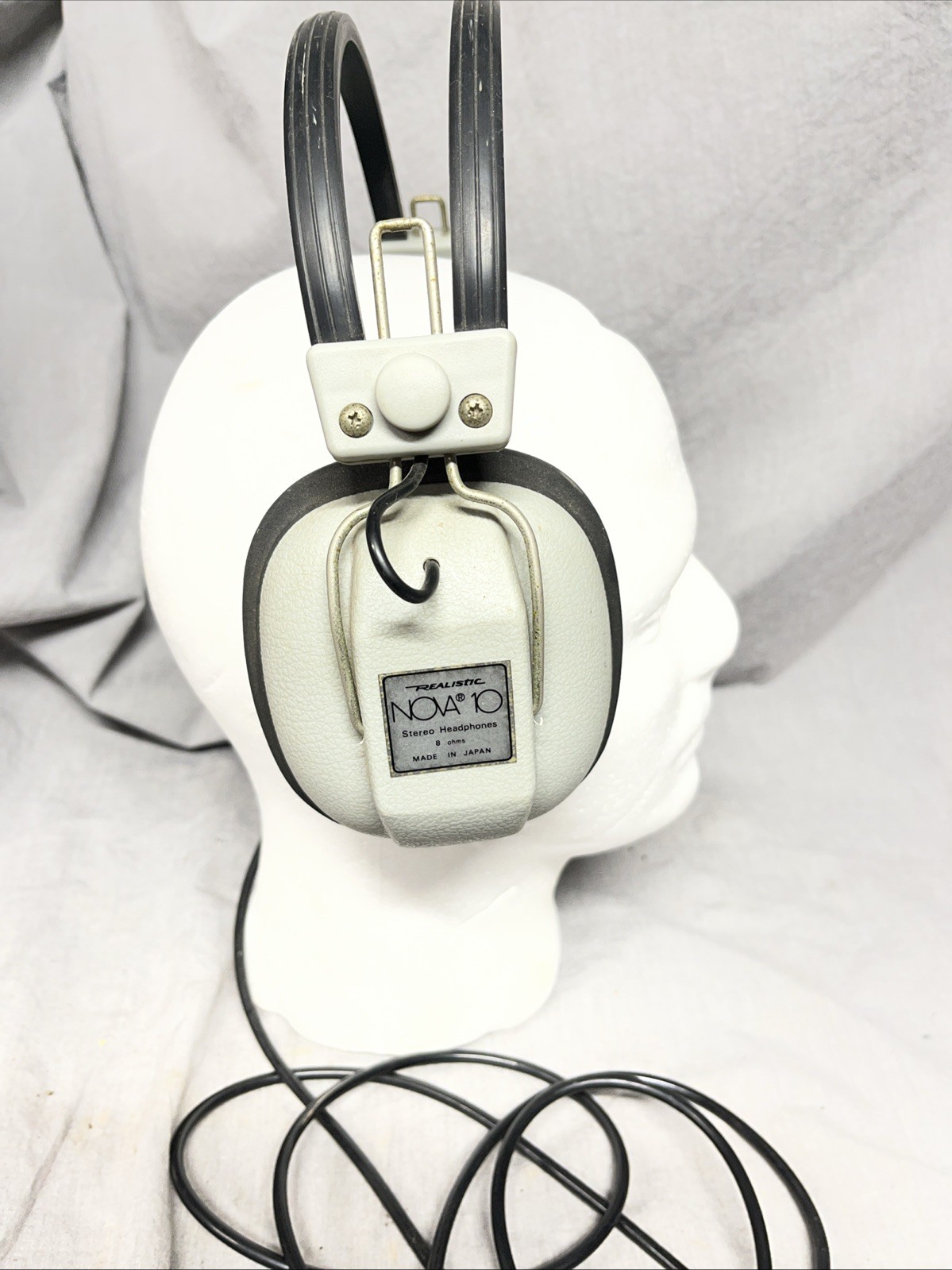 Vintage Realistic Nova 10 Stereo Gray Headphones 8 ohms Made in Japan WORKS