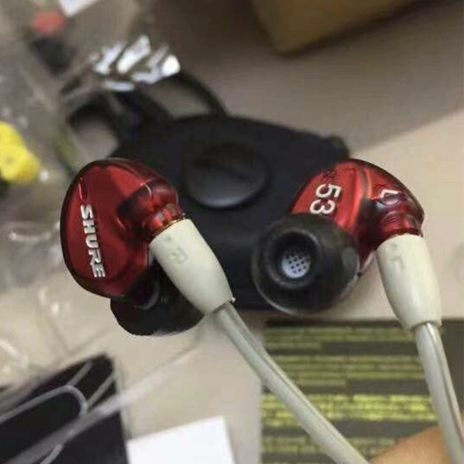 Shure SE535 Headphone Human Voice 3.5mm Phone Sound Isolated SE 535 Earphone