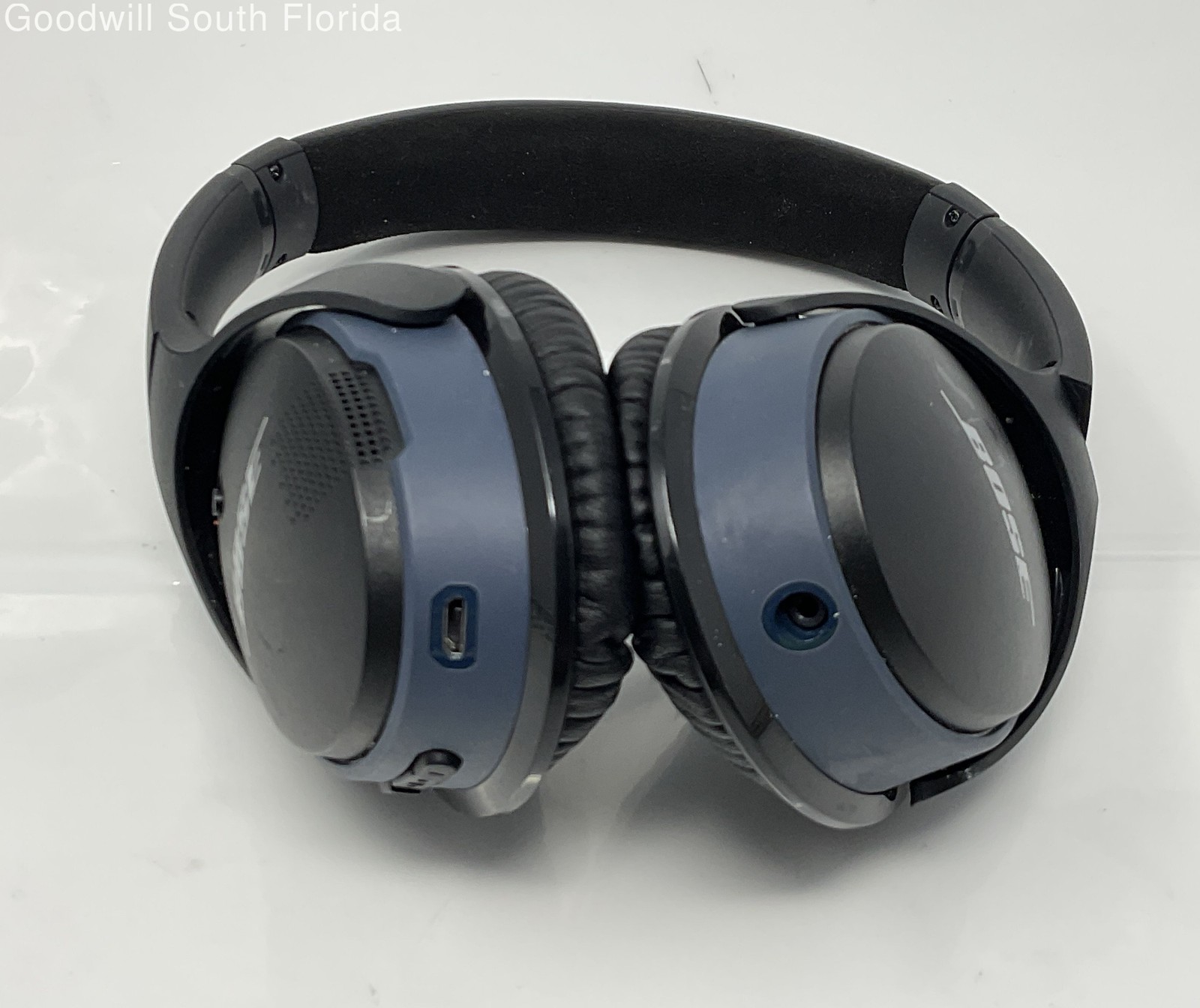 Bose Blue And Black Headphones With AUX & USB Charging Cable And Black Case NCL