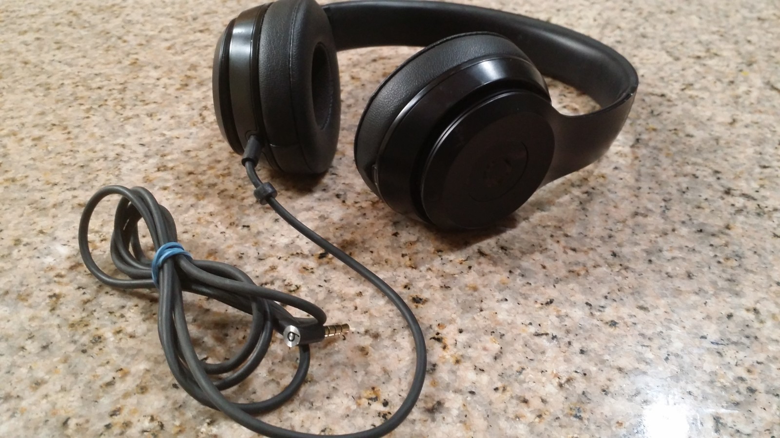 Beats By Dr. Dre Solo 3.0 Bluetooth wireless Headphones on ear matte Black