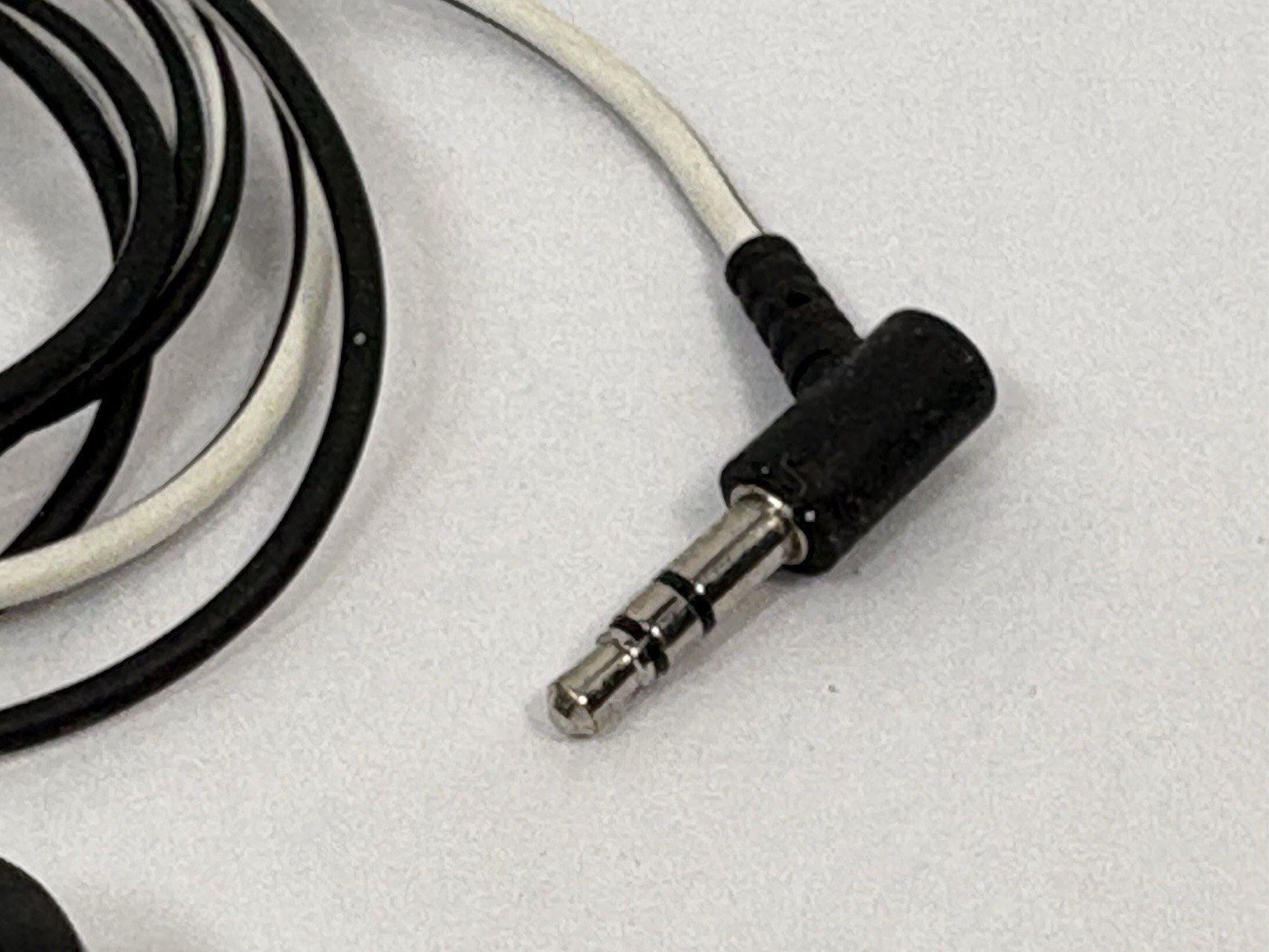 Bose SoundSport Wired 3.5mm Jack Earphones Headphones Earbuds Charcoal-Black