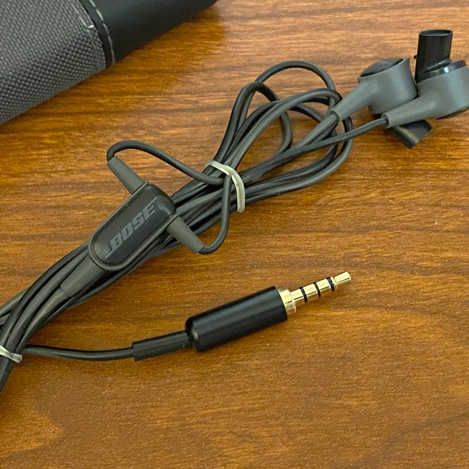 Genuine Bose SoundTrue Ultra In Ear Wired Headphones Charcoal Ear Buds -IOS