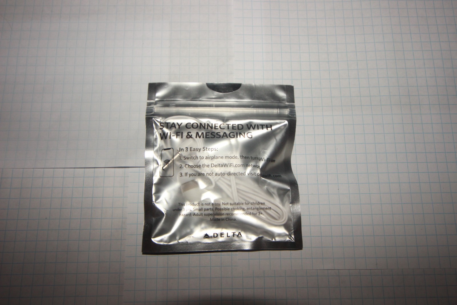 New DELTA Airlines Studio “Plug In Tune Out” Isolation Earbuds Headphones