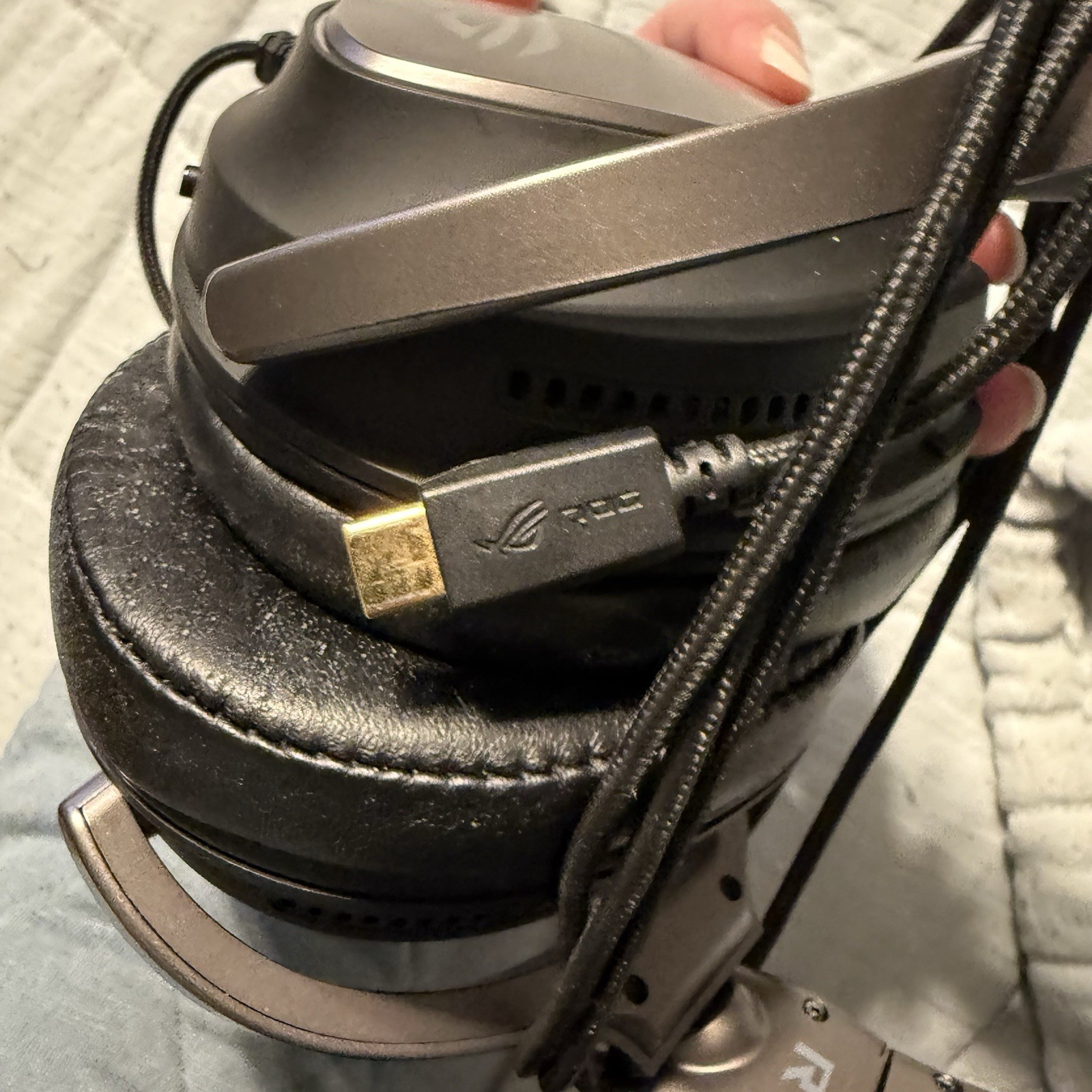 ASUS Headphones Wired – On Ear – See Description And Photos