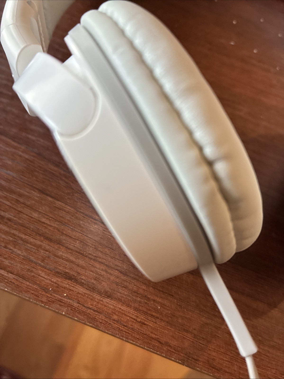 Sony MDR-ZX110 Ear-Pad (On the Ear) Headband Headphones – White