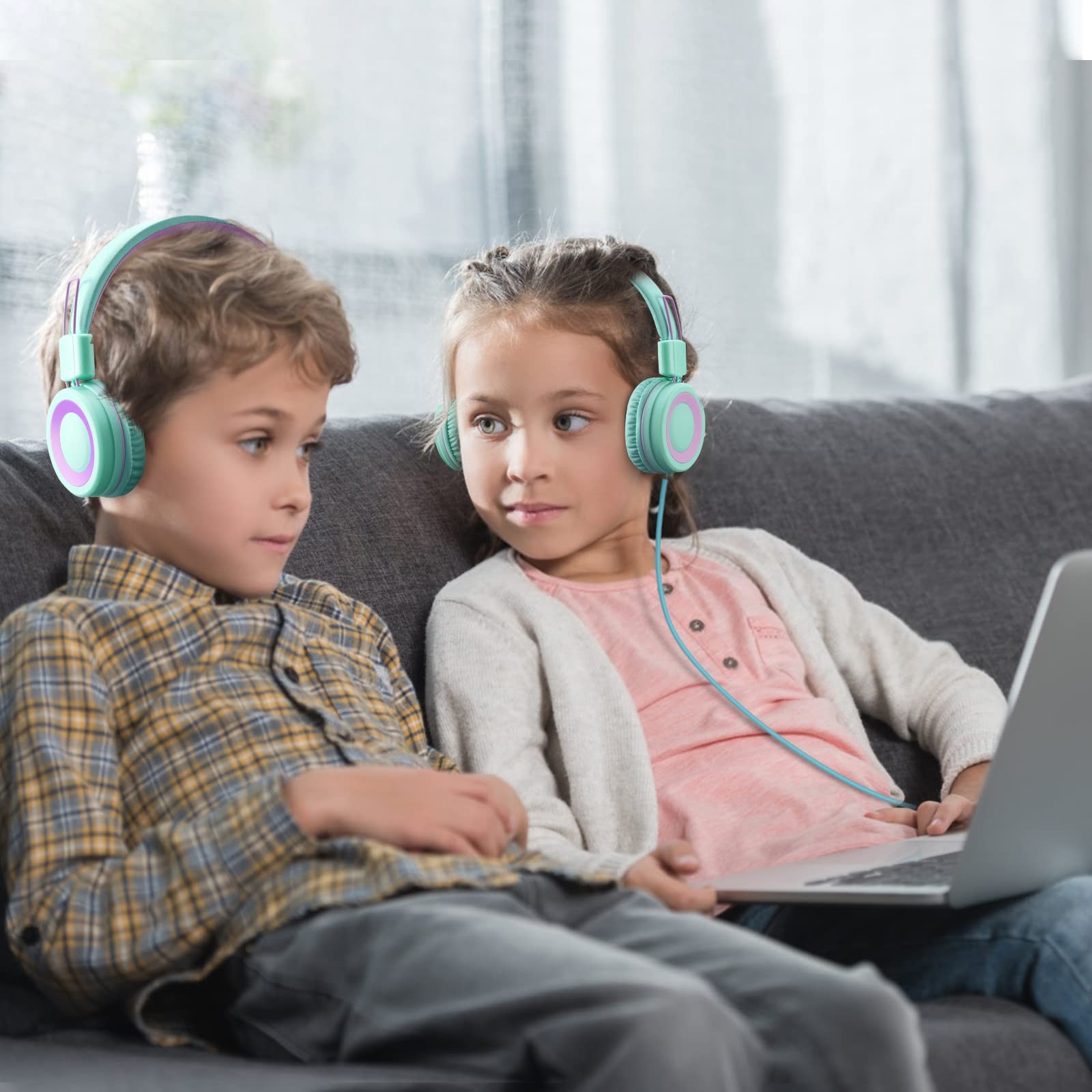 Green P10 Kids Headphones With Microphone 85/94dB Volume Control Foldable