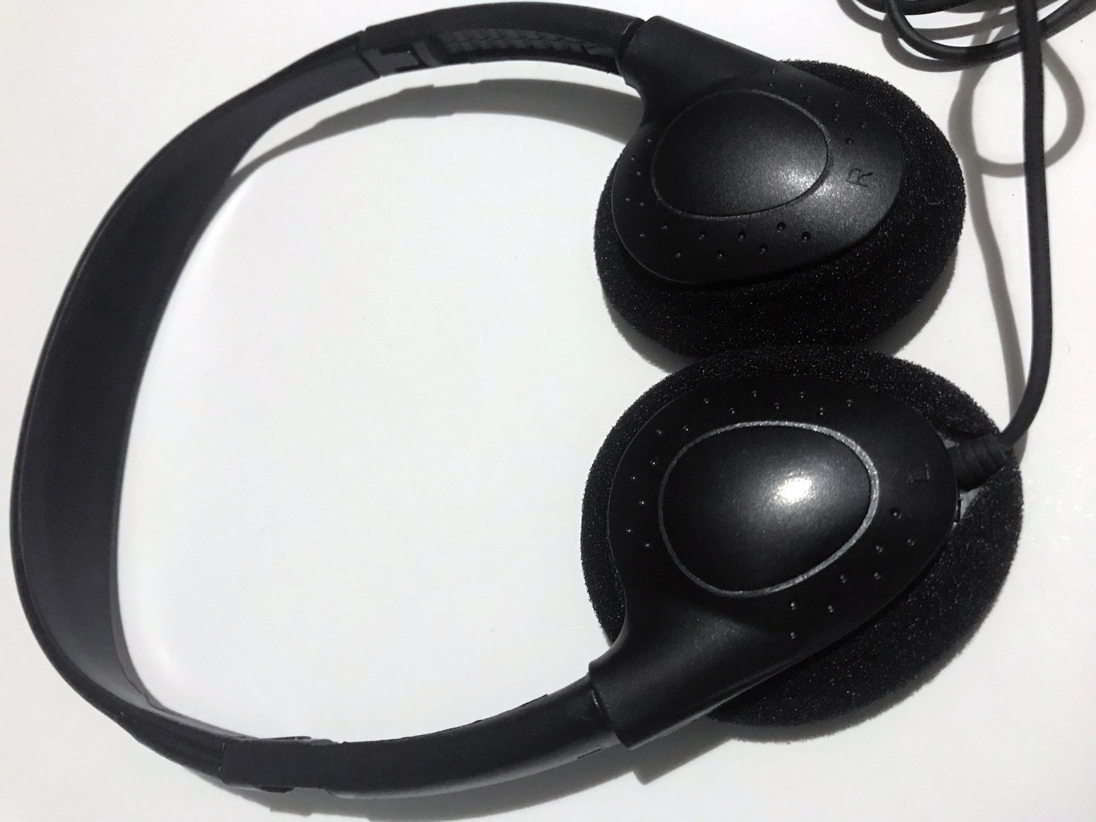 Pack of 5 Over-The-Head Headphones for School / Distance Learning – 4′ Cable