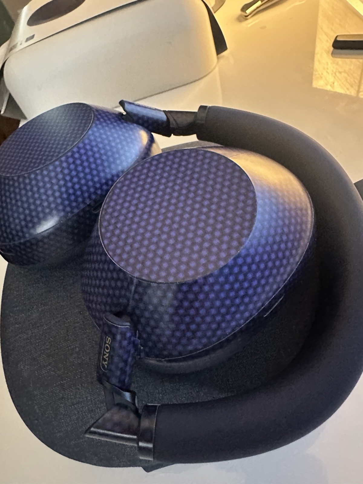 CUSTOM SONY WH-1000xm6 Carbon Fiber Blue & Wicked Cushions + Brainwavz Earcups