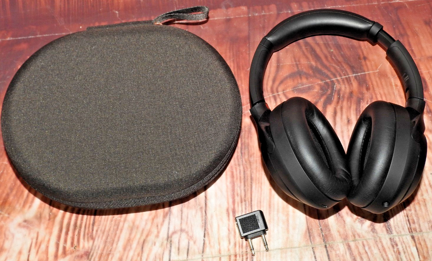 Sony WH-1000XM4 Active Noise Cancelling Bluetooth OverEar Headphones & Case Rose