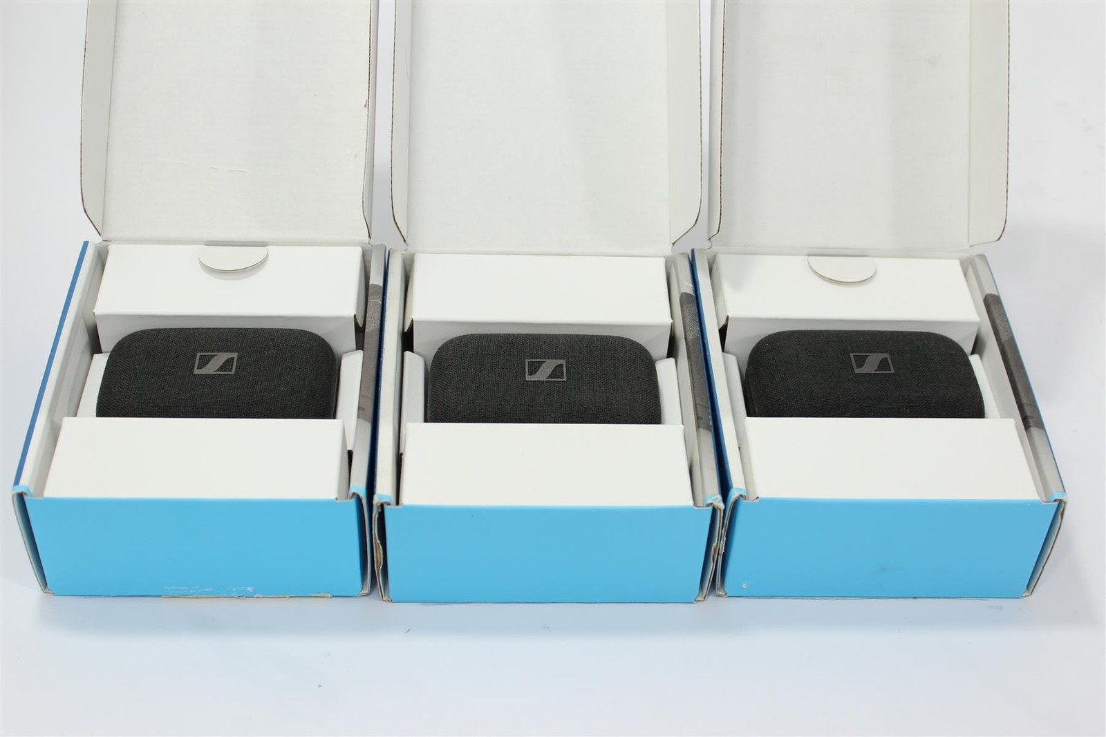 lot of 3 Sennheiser Momentum True Wireless 4 Earbuds MTW4 Black-Free shipping